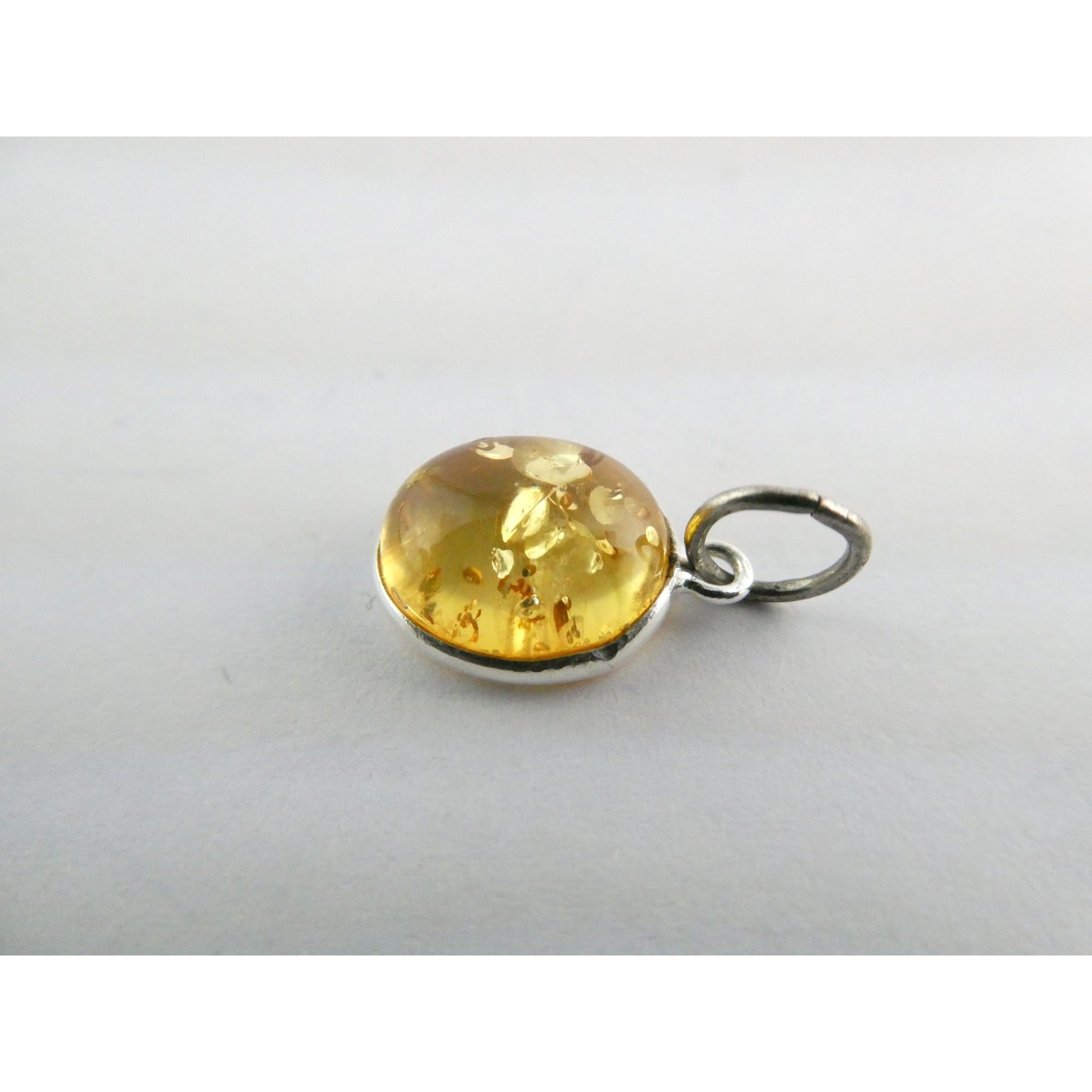 Sterling Silver Pale Yellow Amber Cabochon Pendant .7g 18mm Total Length