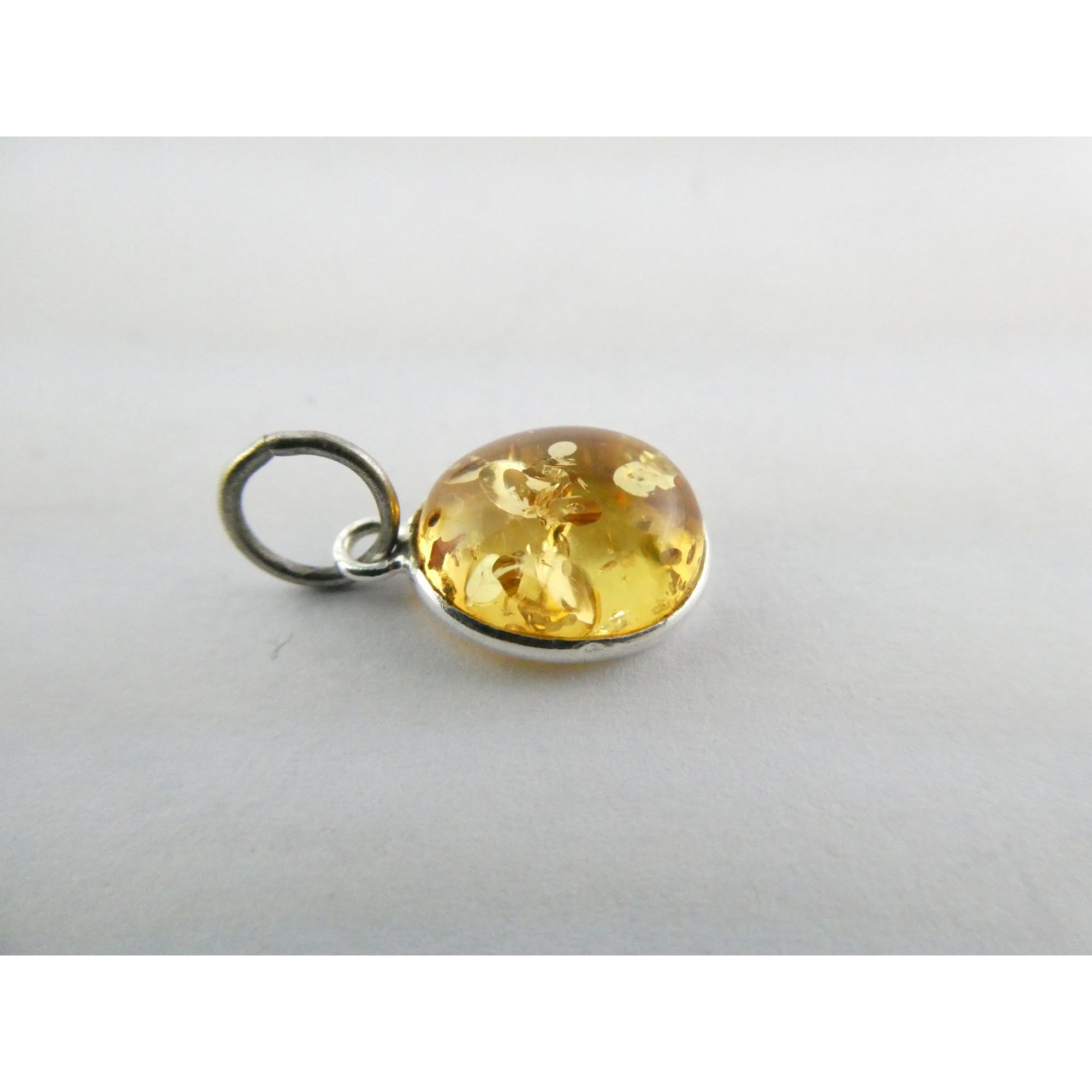 Sterling Silver Pale Yellow Amber Cabochon Pendant .7g 18mm Total Length