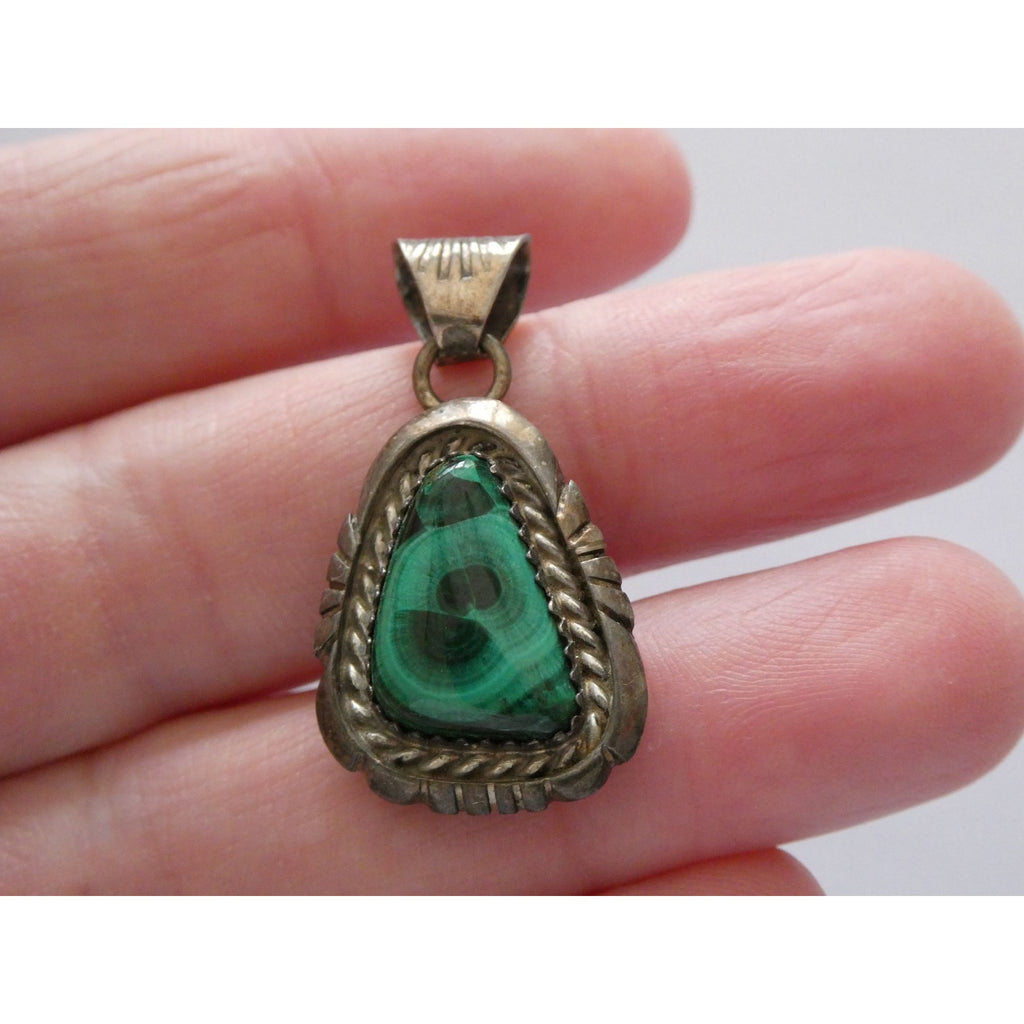 NA Navajo Bernice Bonney Sterling Silver Malachite Pendant 5g 31mm Length BB