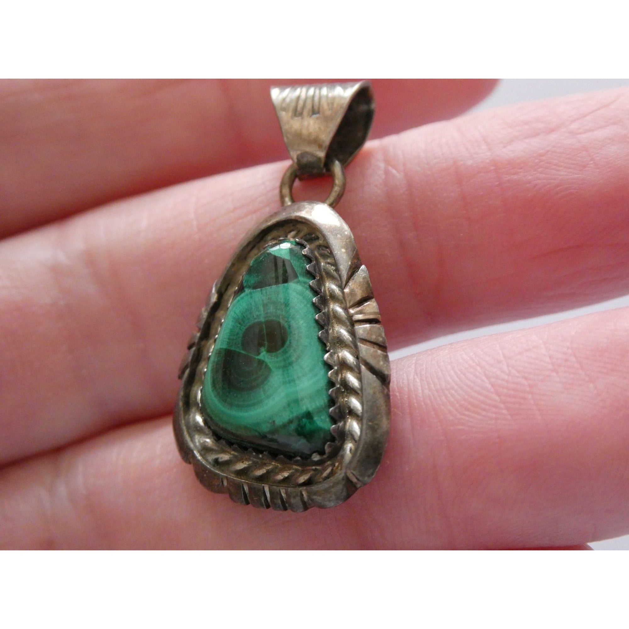 NA Navajo Bernice Bonney Sterling Silver Malachite Pendant 5g 31mm Length BB