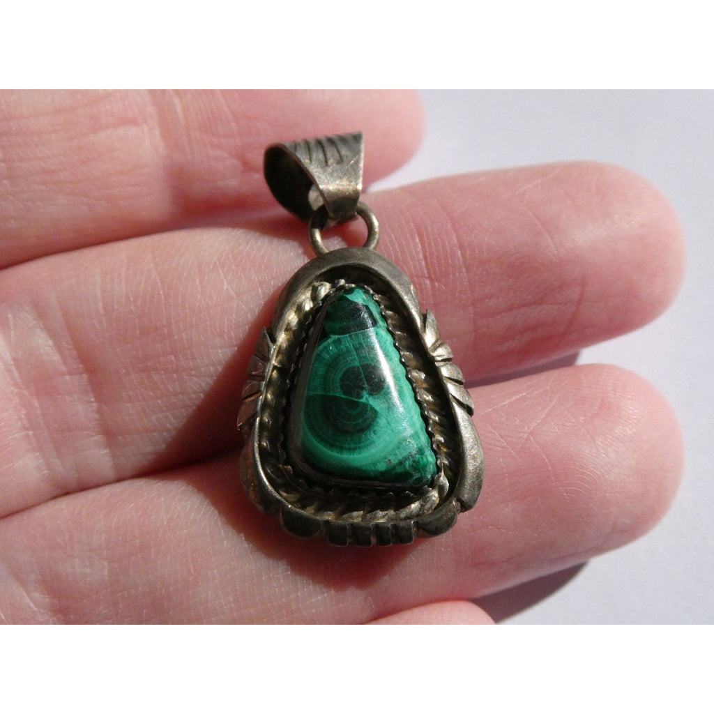 NA Navajo Bernice Bonney Sterling Silver Malachite Pendant 5g 31mm Length BB