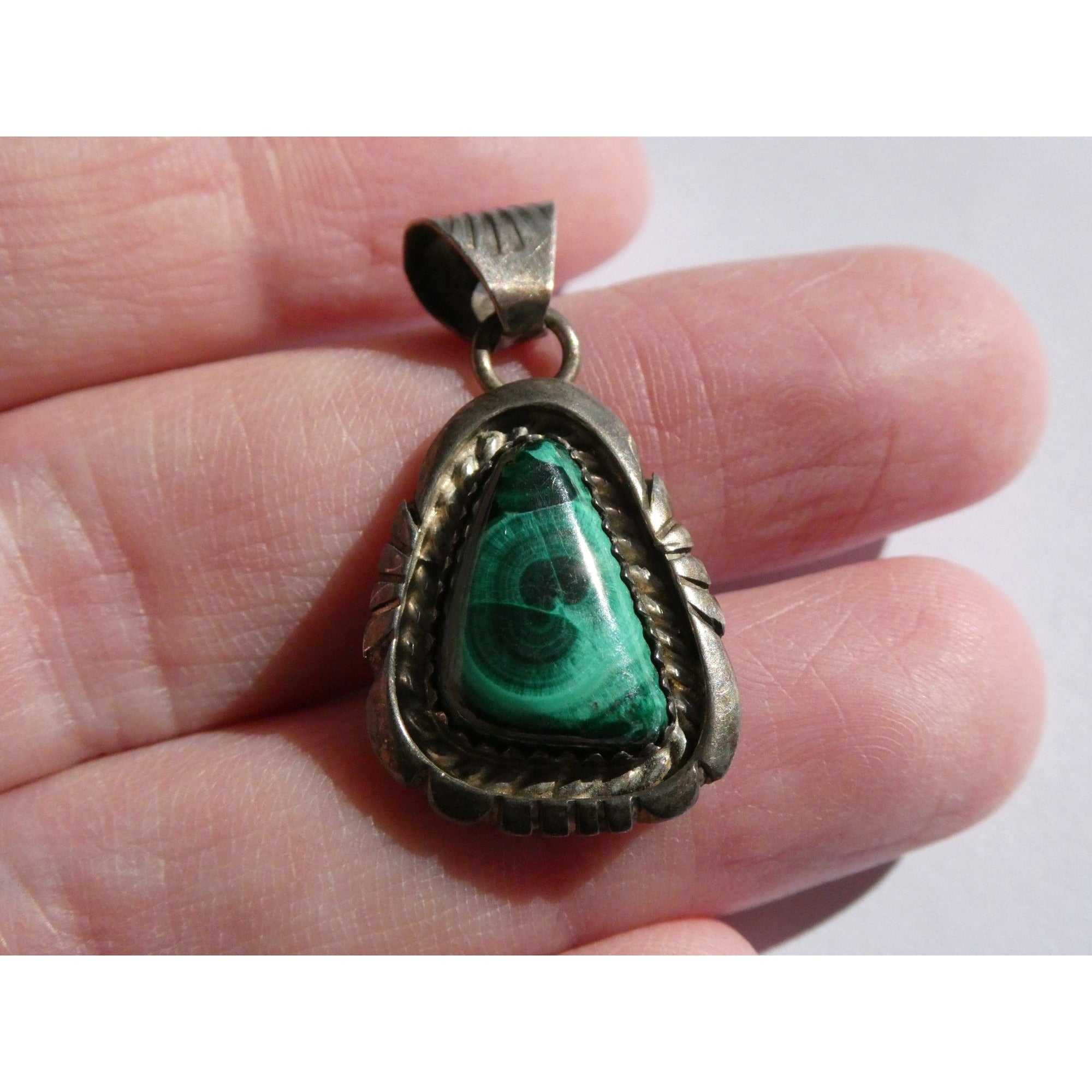 NA Navajo Bernice Bonney Sterling Silver Malachite Pendant 5g 31mm Length BB