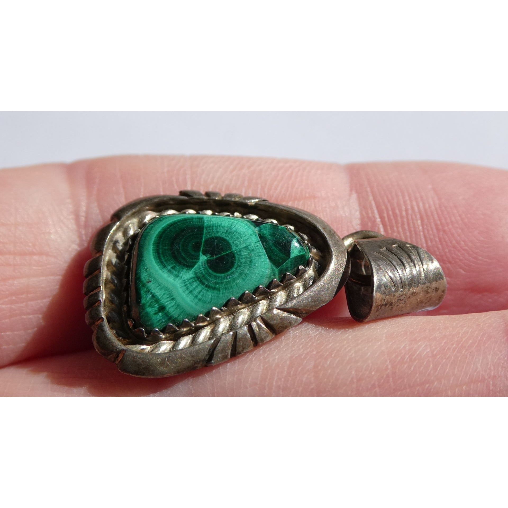 NA Navajo Bernice Bonney Sterling Silver Malachite Pendant 5g 31mm Length BB
