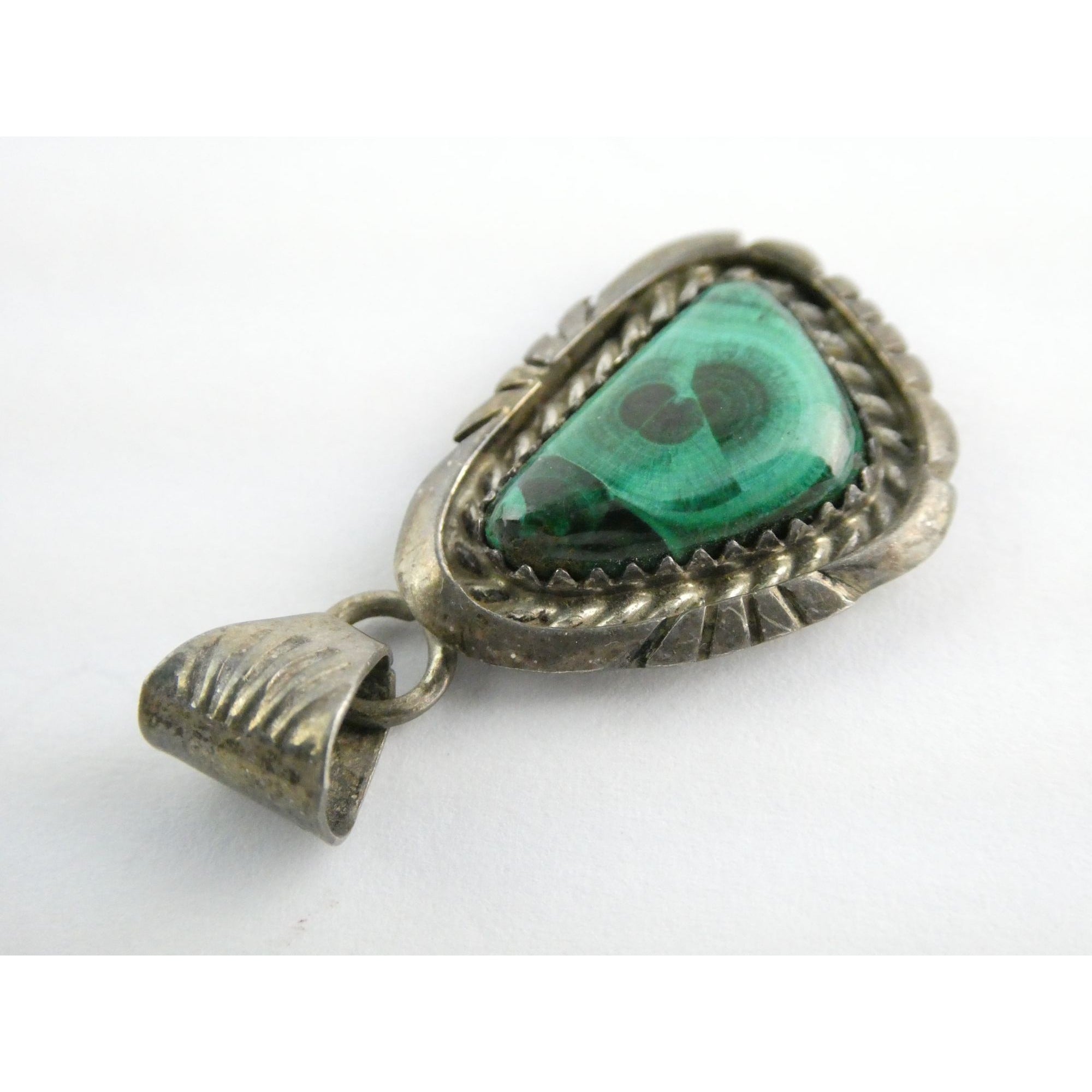 NA Navajo Bernice Bonney Sterling Silver Malachite Pendant 5g 31mm Length BB