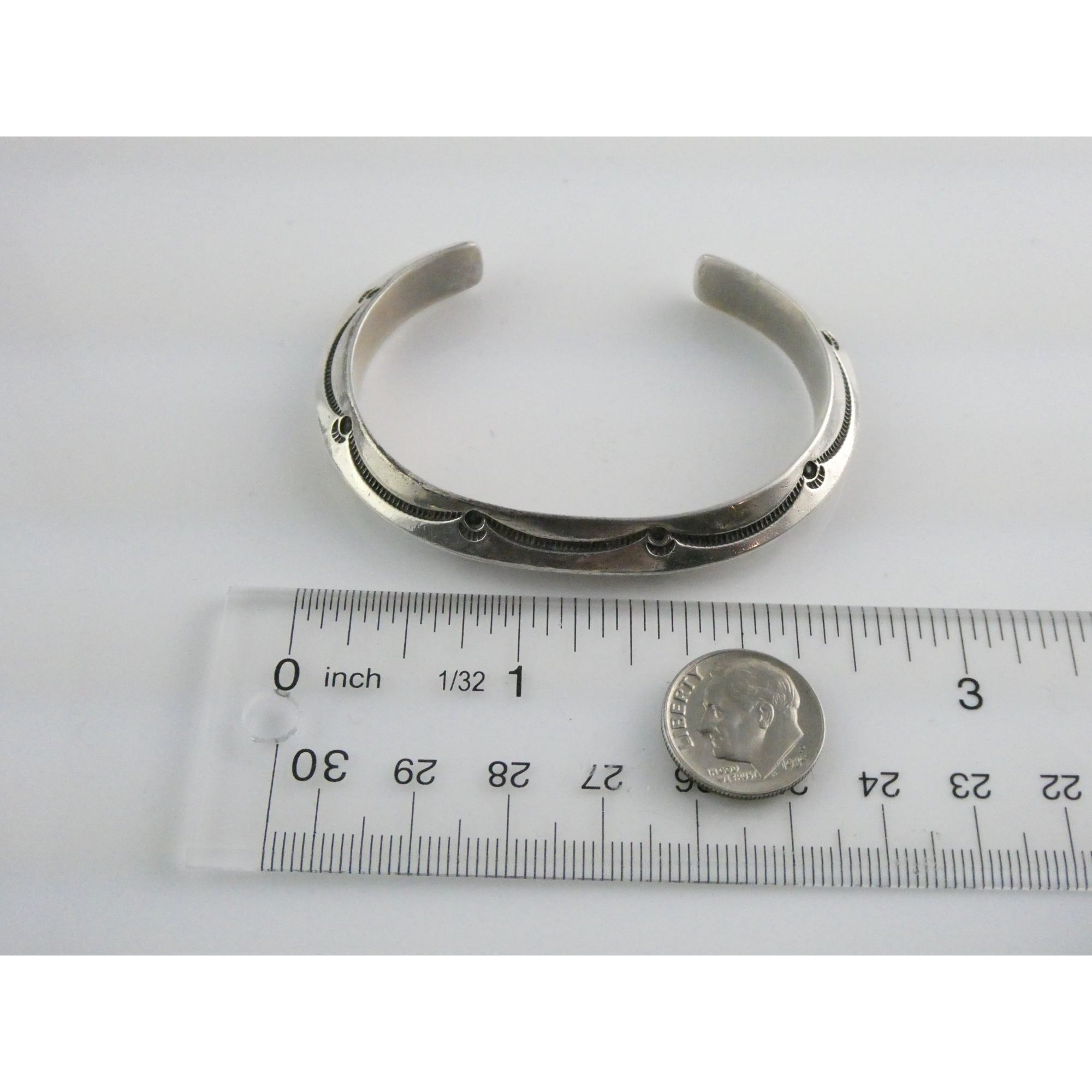 WT Signed NA Southwestern Patterned Sterling Silver Cuff Bracelet 6.75 Inch 39g