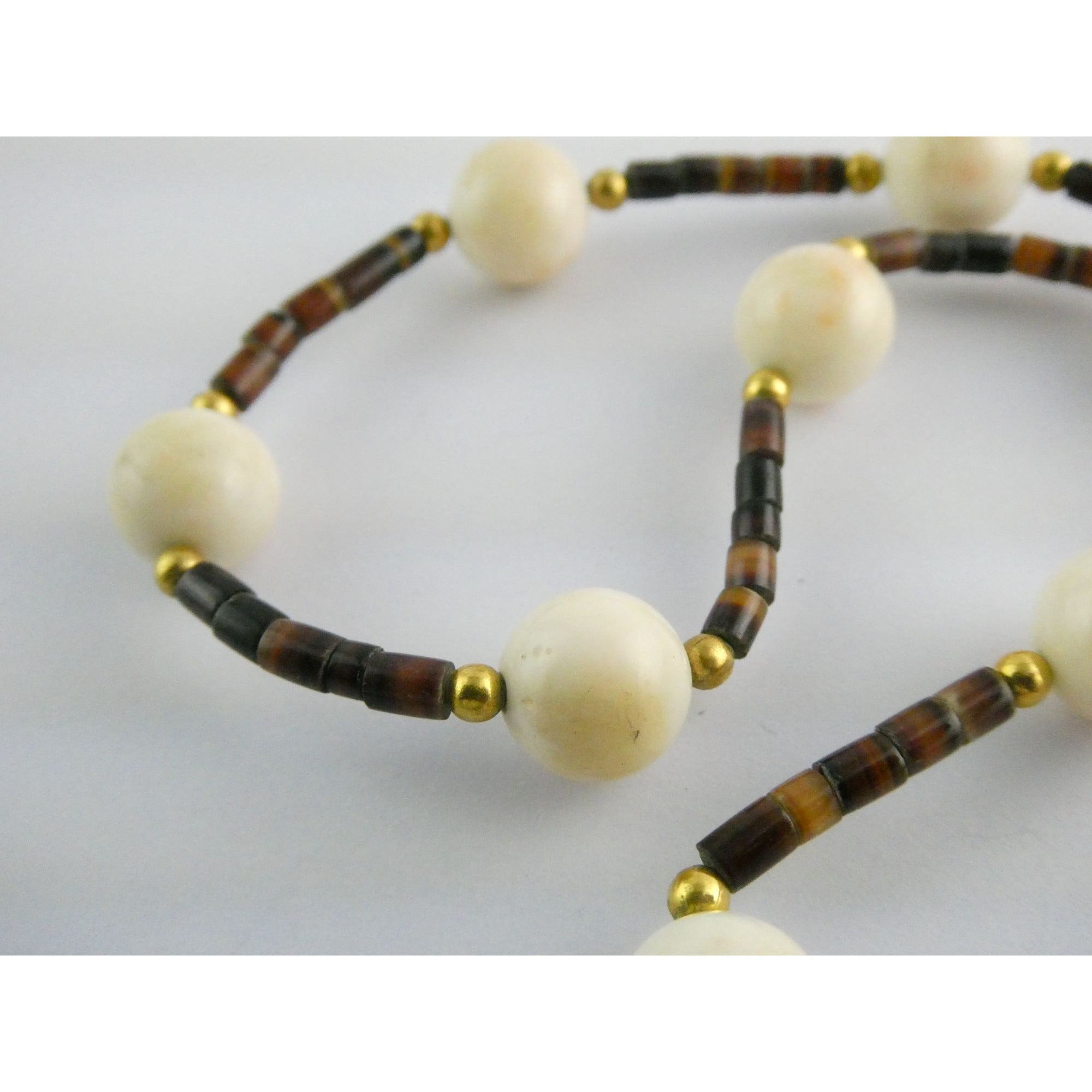 Vintage Goldtone Beaded Heishi Shell and Cream Stone Necklace 15 Inches 21.3g