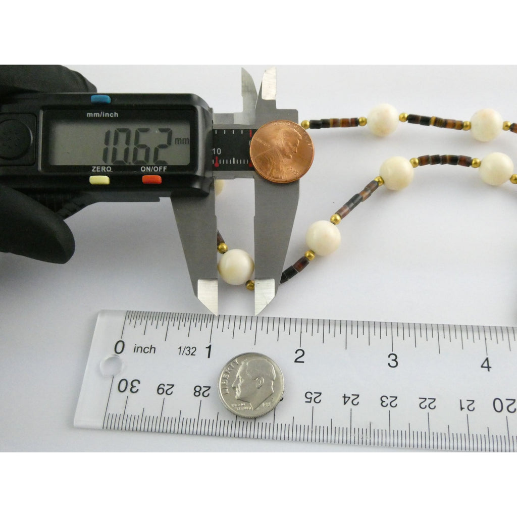 Vintage Goldtone Beaded Heishi Shell and Cream Stone Necklace 15 Inches 21.3g