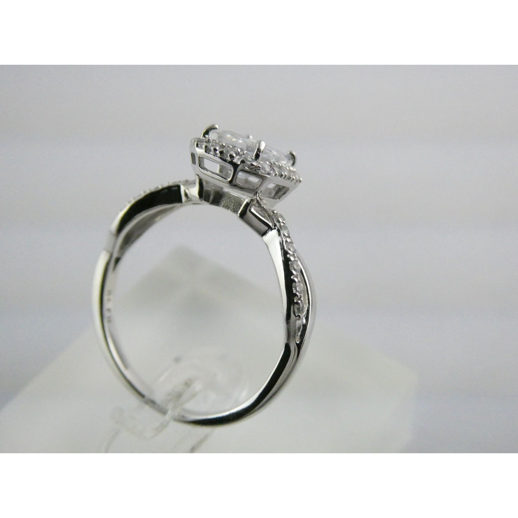 RJ Graziano Sterling Silver White Crystal Ornate Design Ring 925 Size 10 3.5g