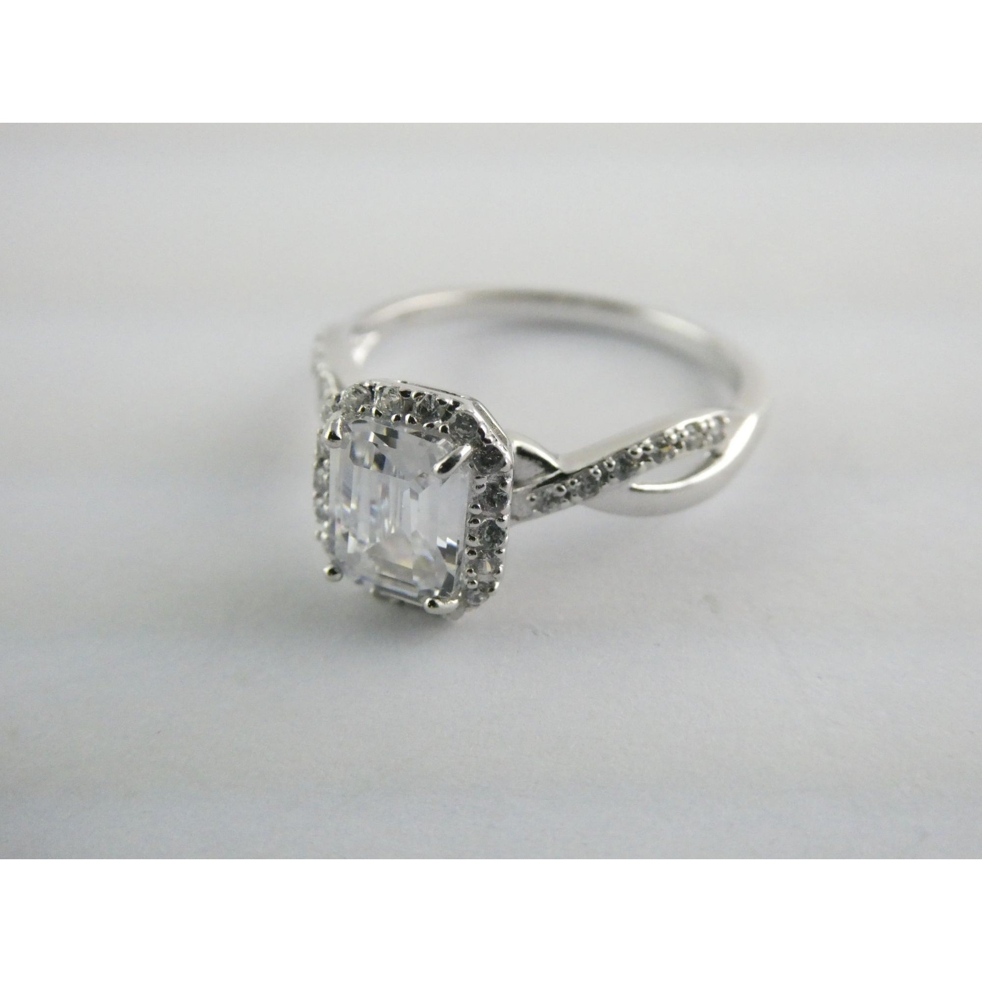 RJ Graziano Sterling Silver White Crystal Ornate Design Ring 925 Size 10 3.5g