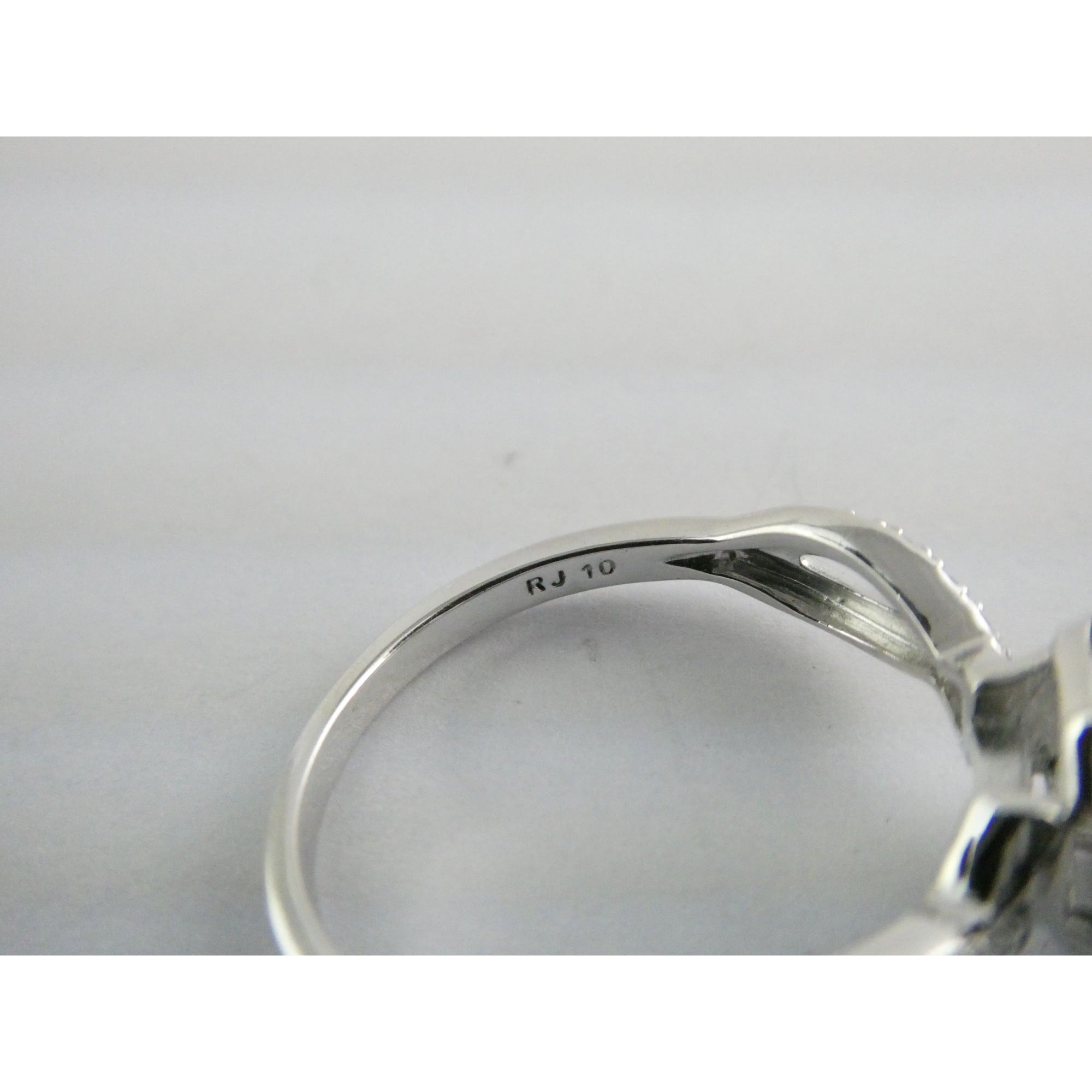 RJ Graziano Sterling Silver White Crystal Ornate Design Ring 925 Size 10 3.5g