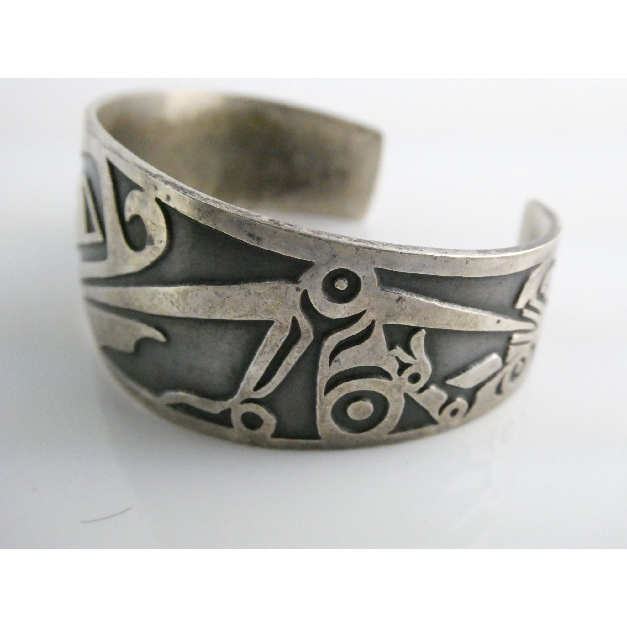 Pacific Northwest Native D Dennis MAG Metal Arts Sterling Silver Cuff Bracelet