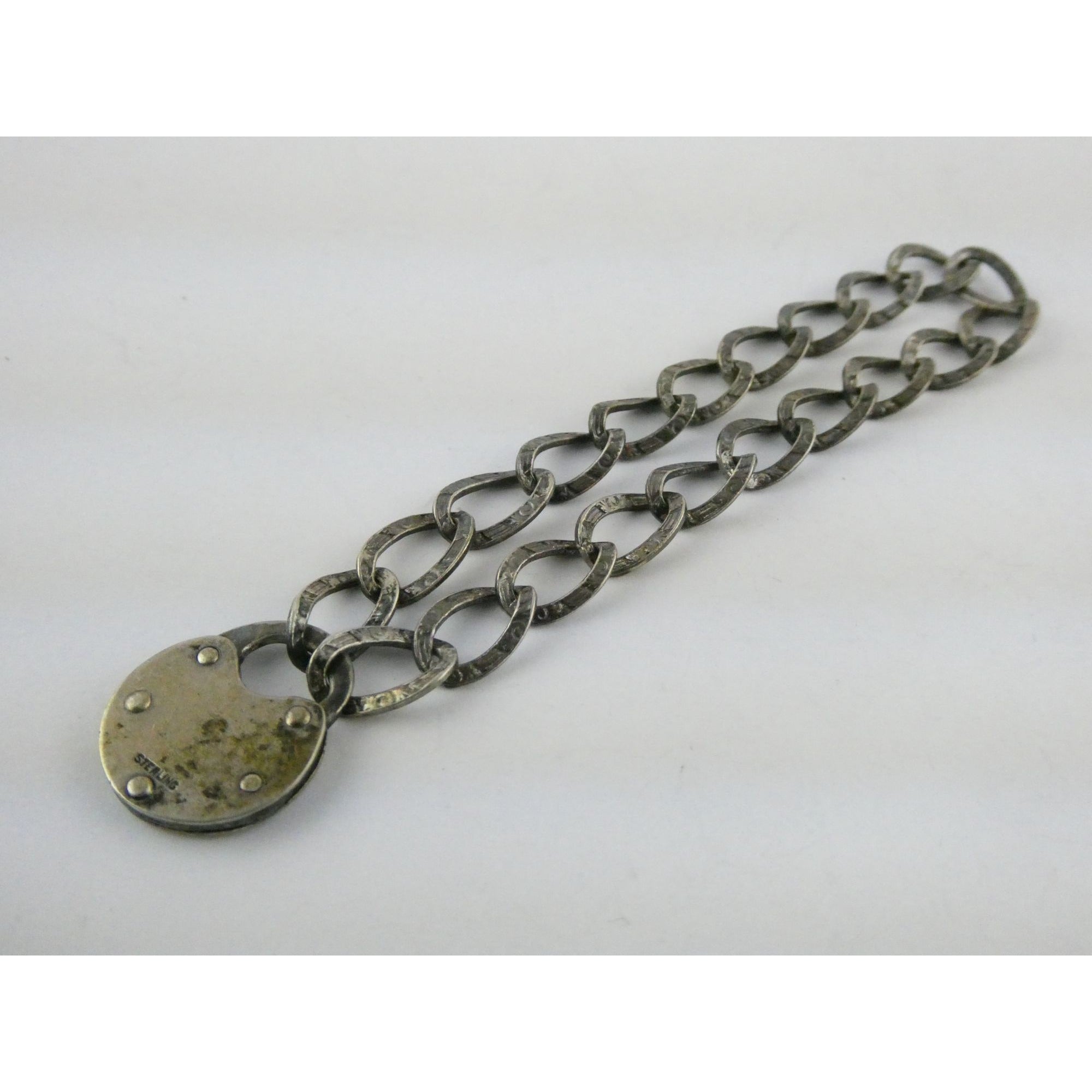 Antique Sterling Silver Lock Clasp Hand Textured Link Chain Bracelet 7.5 Inches