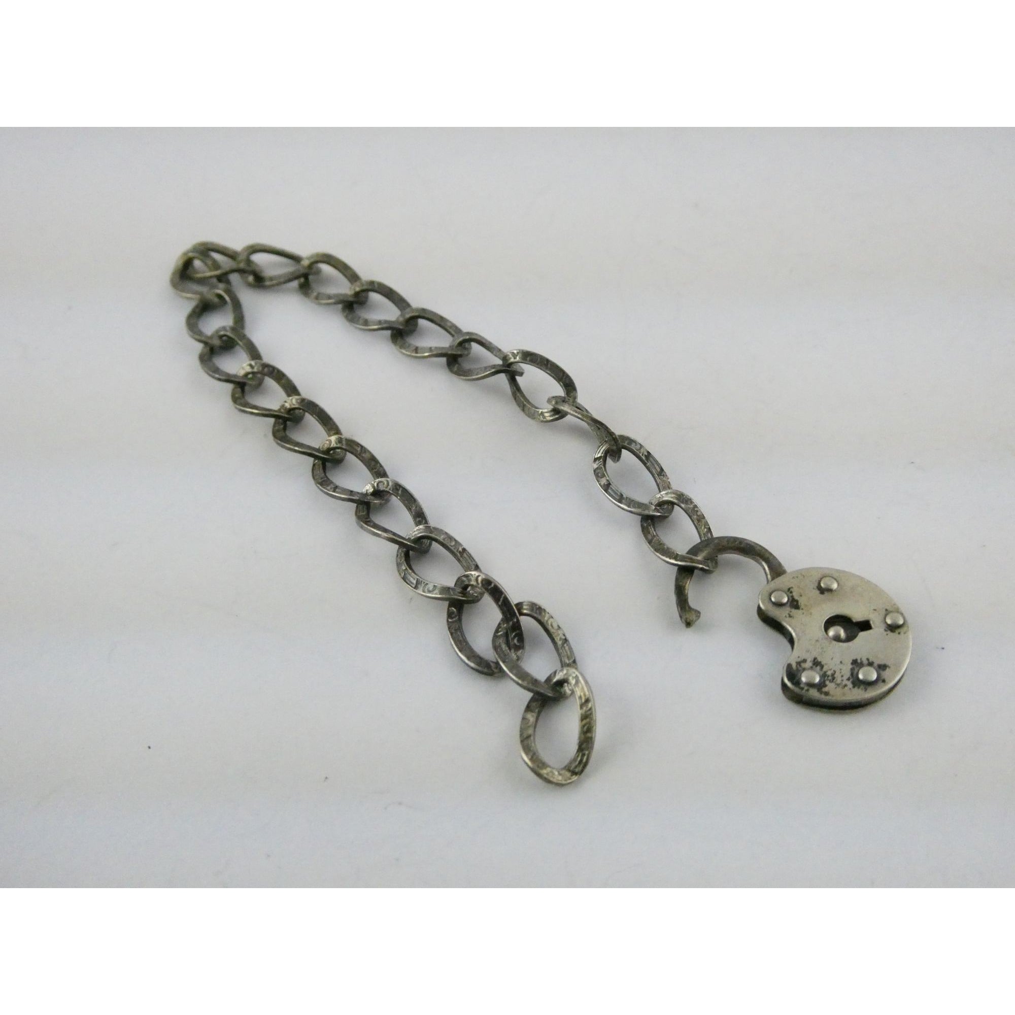 Antique Sterling Silver Lock Clasp Hand Textured Link Chain Bracelet 7.5 Inches
