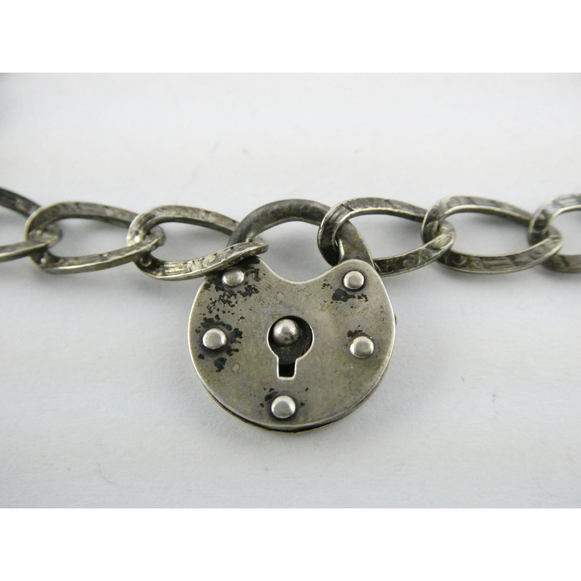 Antique Sterling Silver Lock Clasp Hand Textured Link Chain Bracelet 7.5 Inches