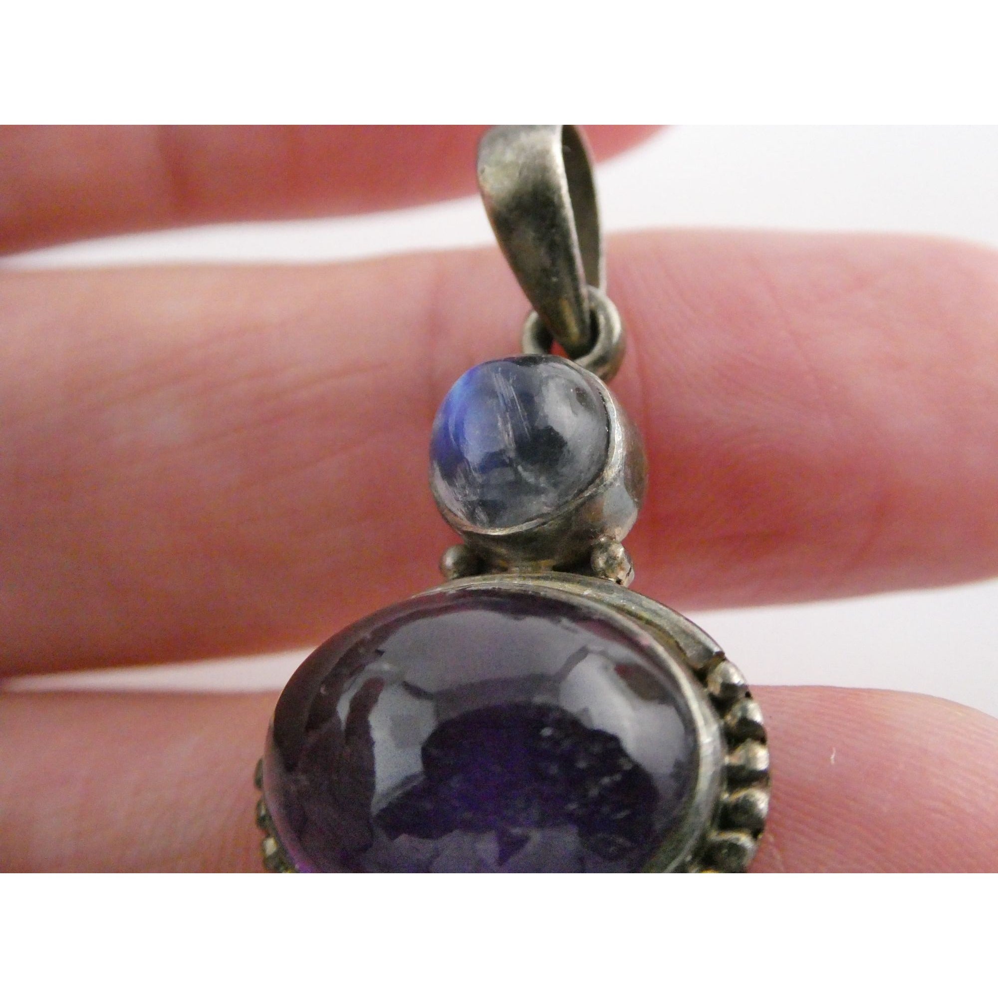 Vintage Sterling Silver Deep Purple Amethyst and Blue Moonstone Pendant 5g 33mm