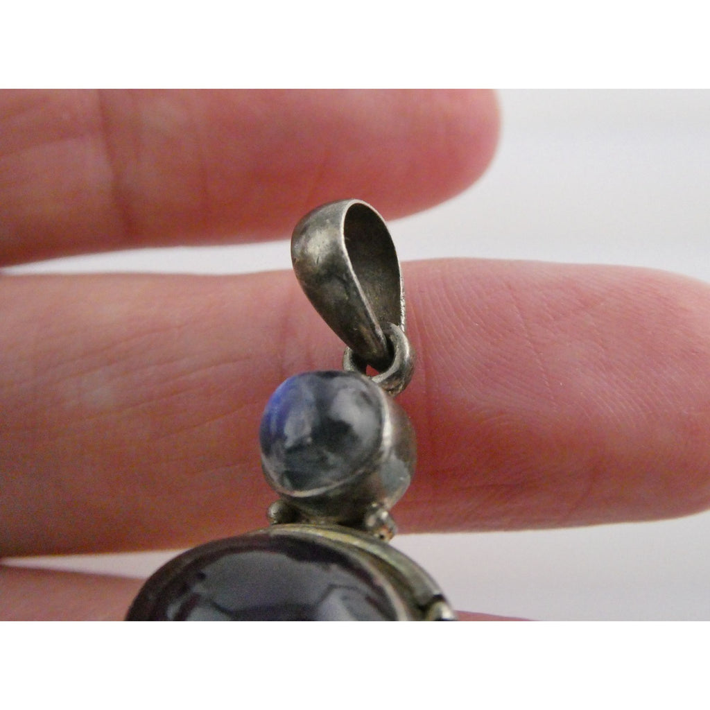 Vintage Sterling Silver Deep Purple Amethyst and Blue Moonstone Pendant 5g 33mm