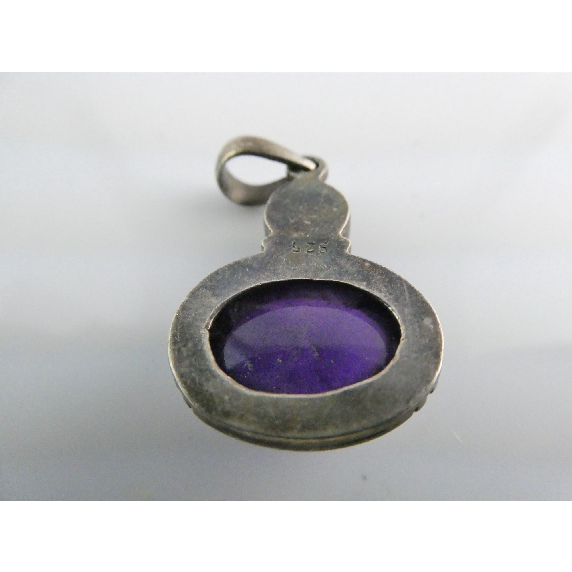Vintage Sterling Silver Deep Purple Amethyst and Blue Moonstone Pendant 5g 33mm