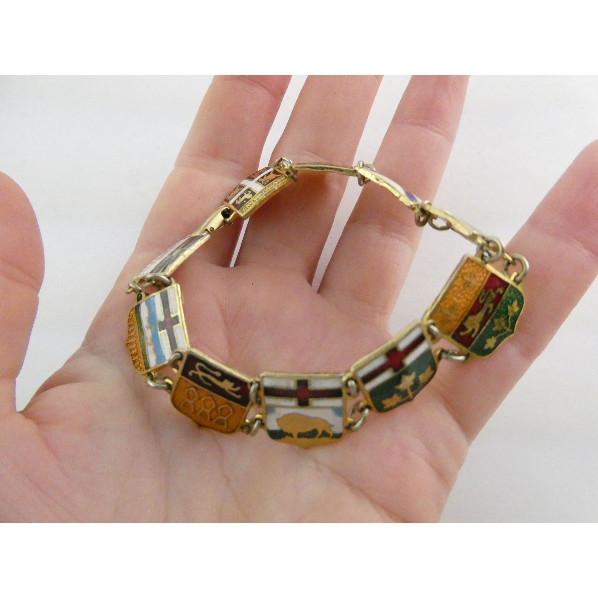 Vintage Canadian Provinces Enamel Crests Bracelet 7.5 Inches Canada Souvenir