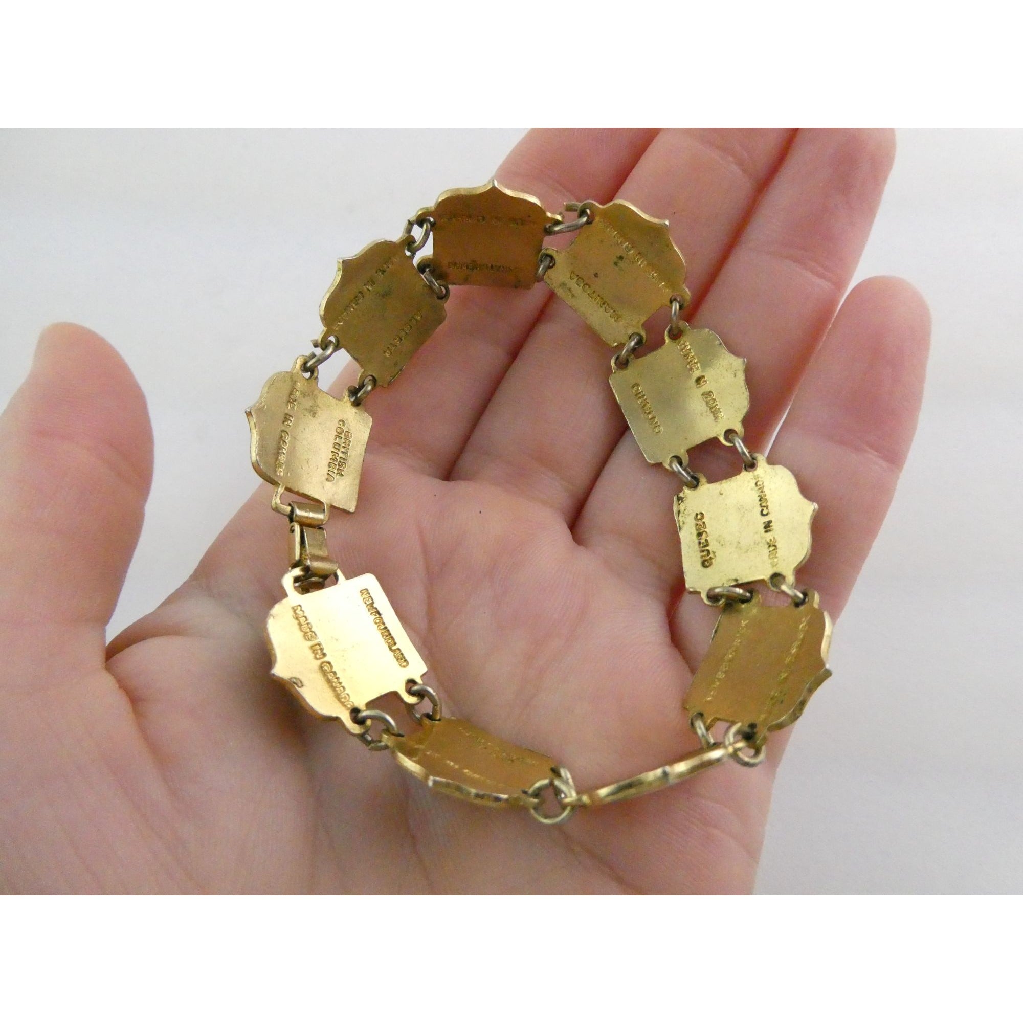 Vintage Canadian Provinces Enamel Crests Bracelet 7.5 Inches Canada Souvenir