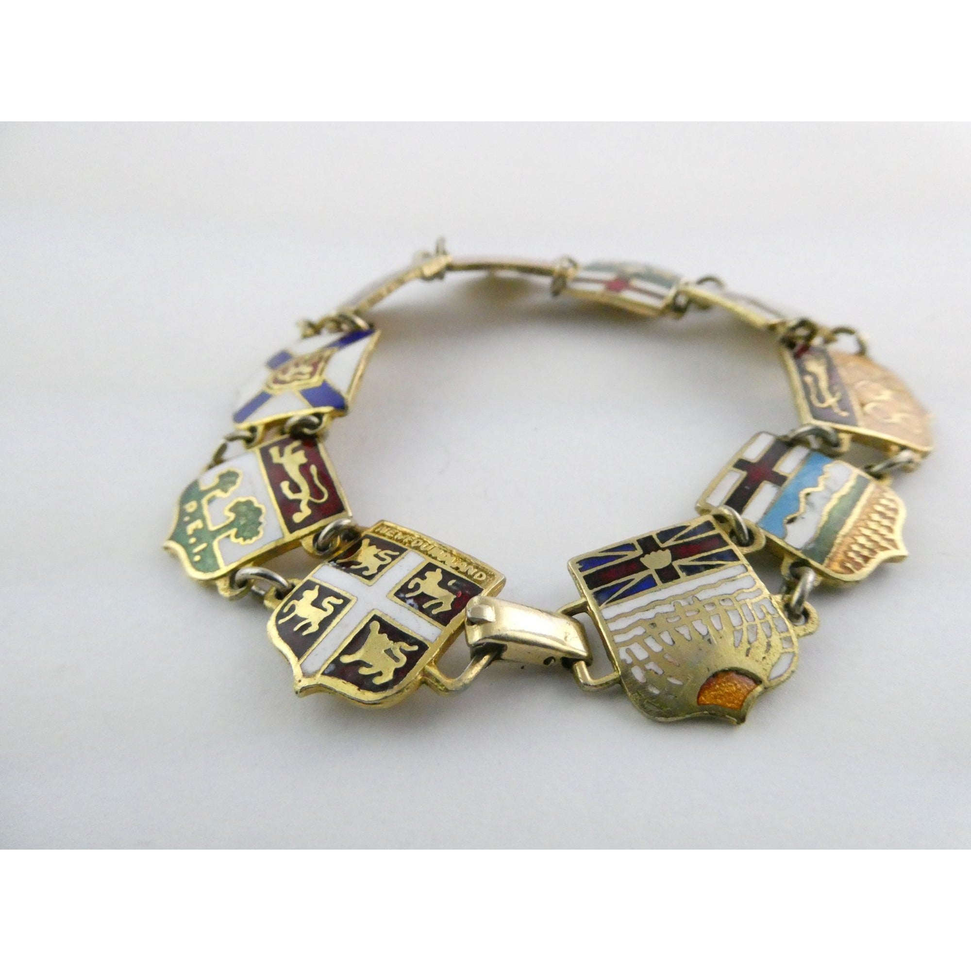 Vintage Canadian Provinces Enamel Crests Bracelet 7.5 Inches Canada Souvenir