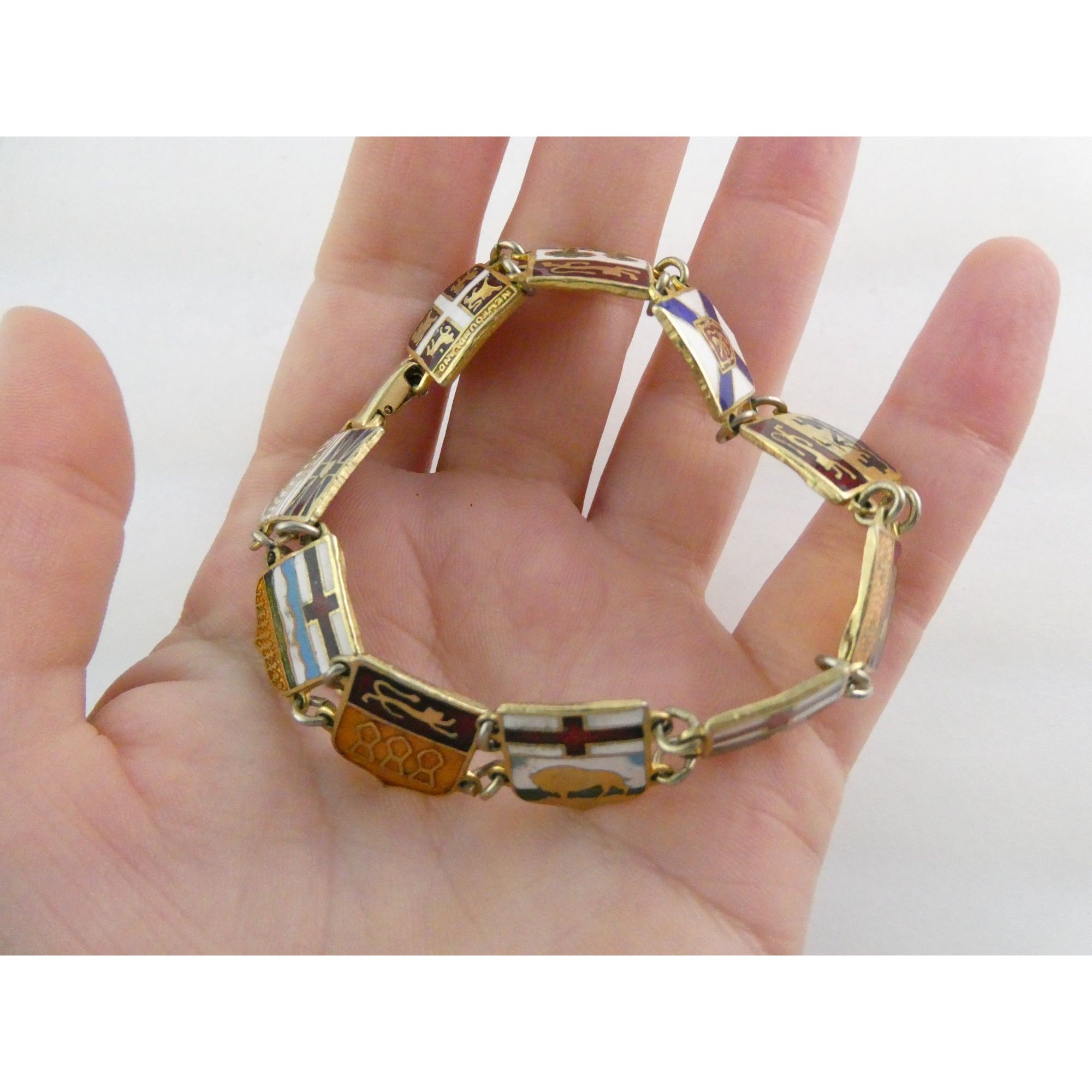 Vintage Canadian Provinces Enamel Crests Bracelet 7.5 Inches Canada Souvenir