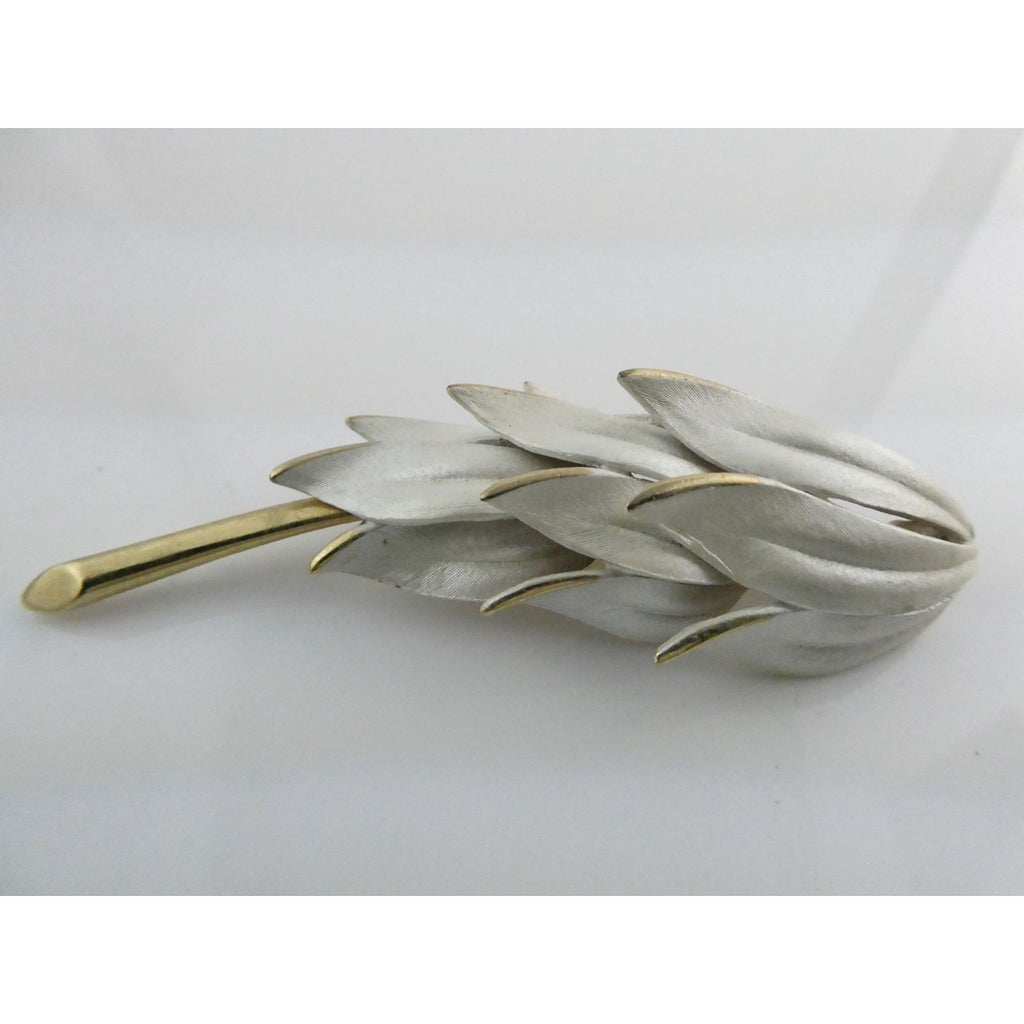 Vintage Unmarked Pastelli Textured Goldtone Metal and White Enamel Leaf Brooch
