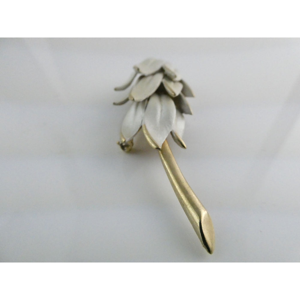 Vintage Unmarked Pastelli Textured Goldtone Metal and White Enamel Leaf Brooch