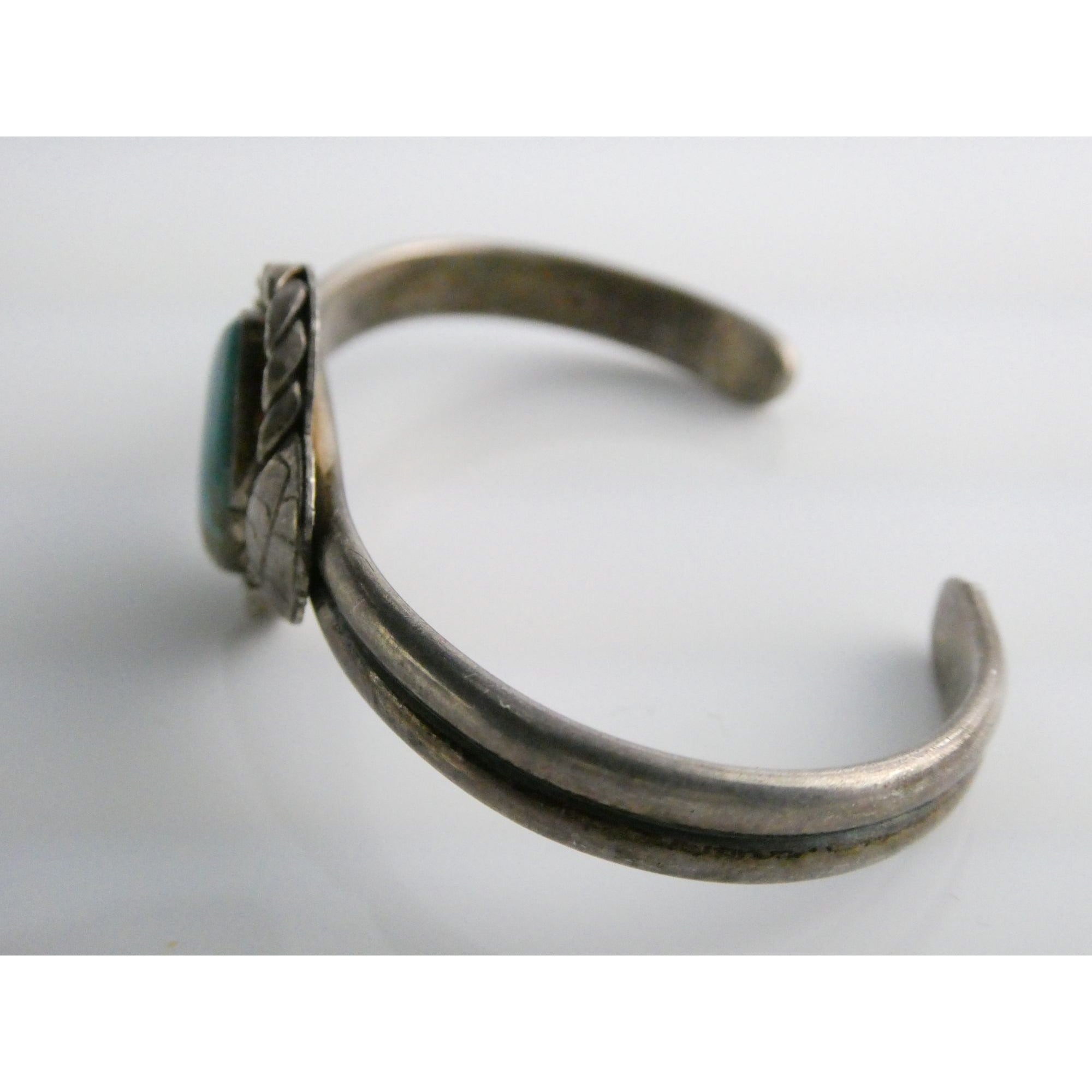 Southwestern Unmarked Sterling Silver Turquoise Braid Edge Cuff Bracelet 6.25 In
