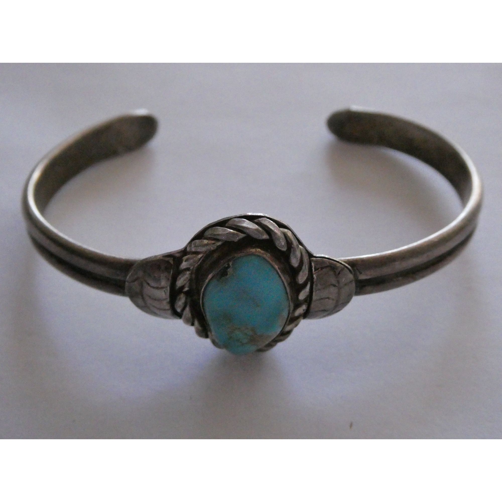 Southwestern Unmarked Sterling Silver Turquoise Braid Edge Cuff Bracelet 6.25 In