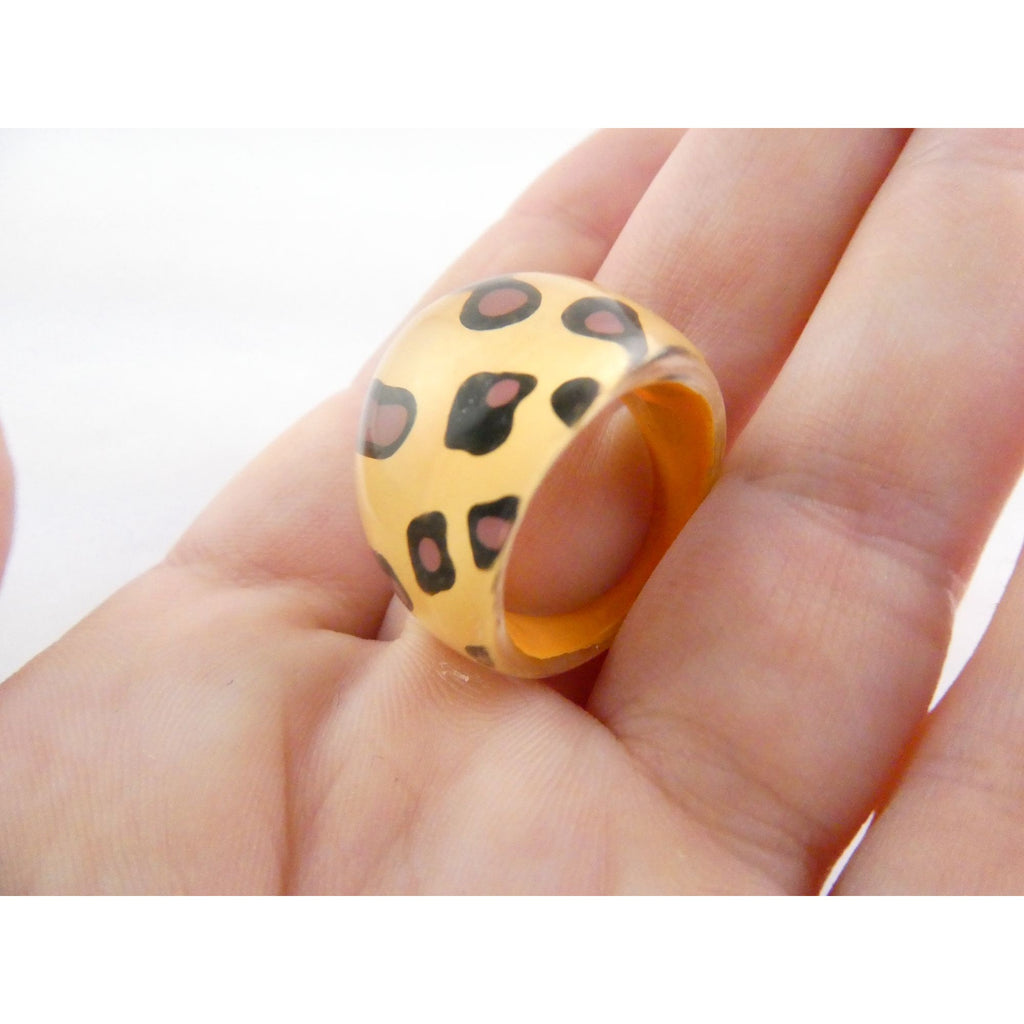Vintage Clear Plastic Domed Reverse Painted Leopard Print Pattern Ring Size 6