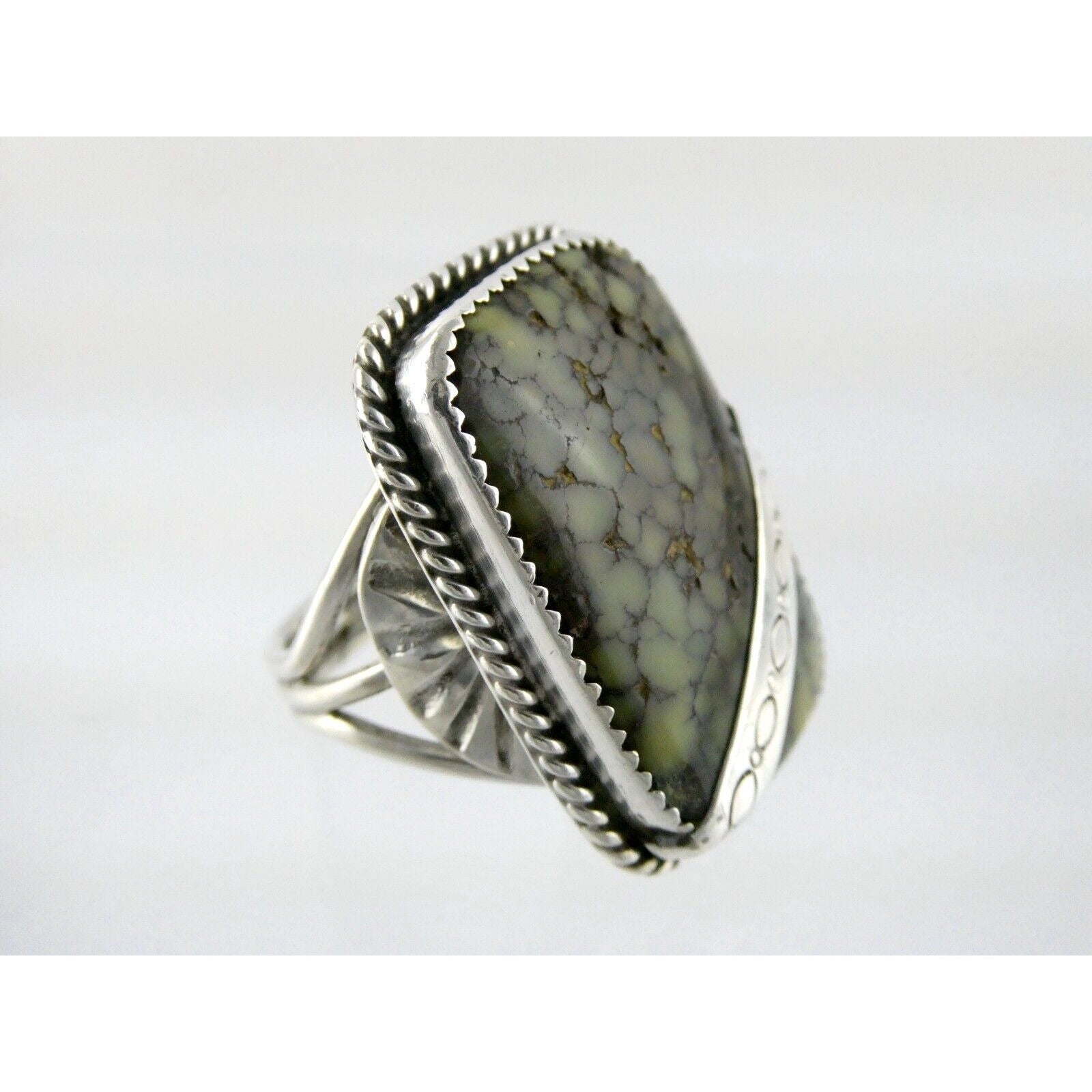 Southwestern NA Unmarked Sterling Silver Green Turquoise Ring Size 10.5 18.9g