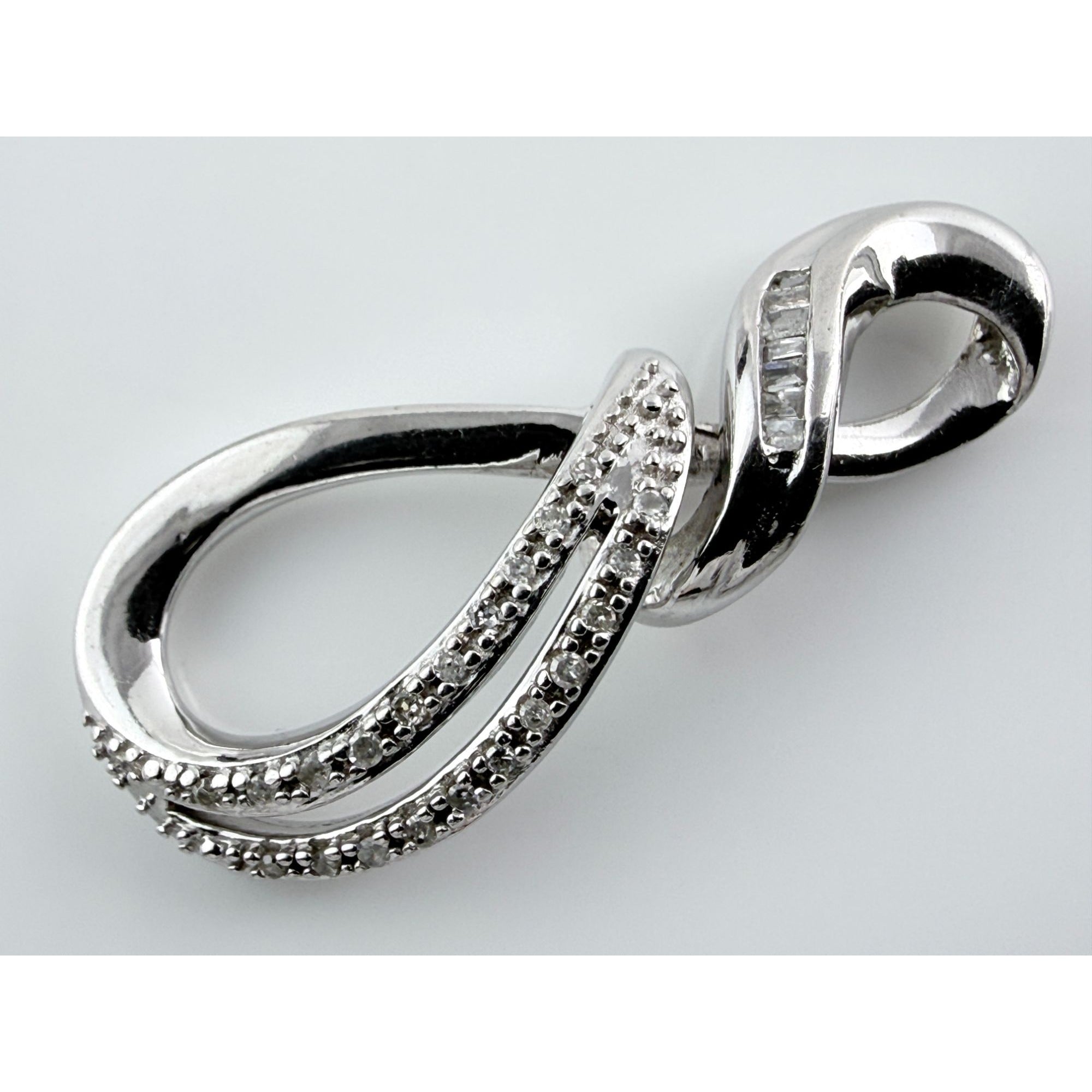 SUN Designer Sterling Silver Natural Melee Diamond Studded Loop Knot Pendant 2g