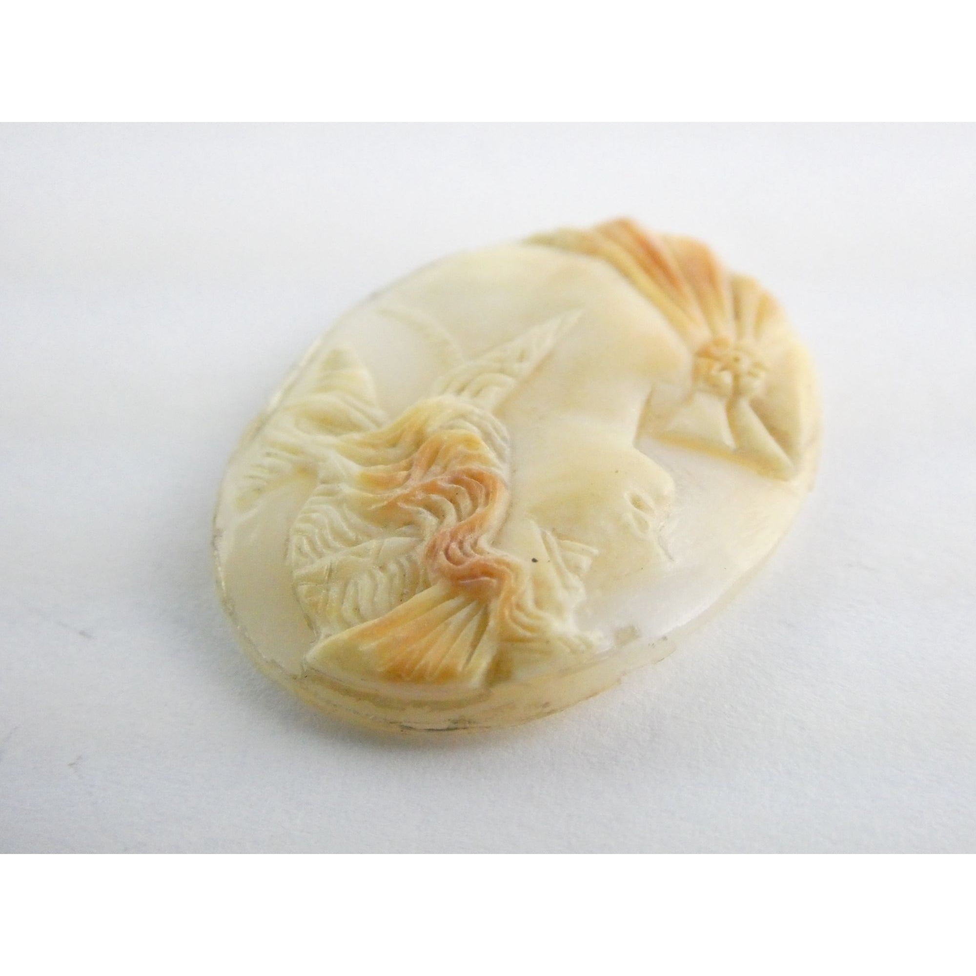 Vintage Loose Hand Carved Pale Shell Cameo Helmeted Woman Facing Left 29mm x22mm