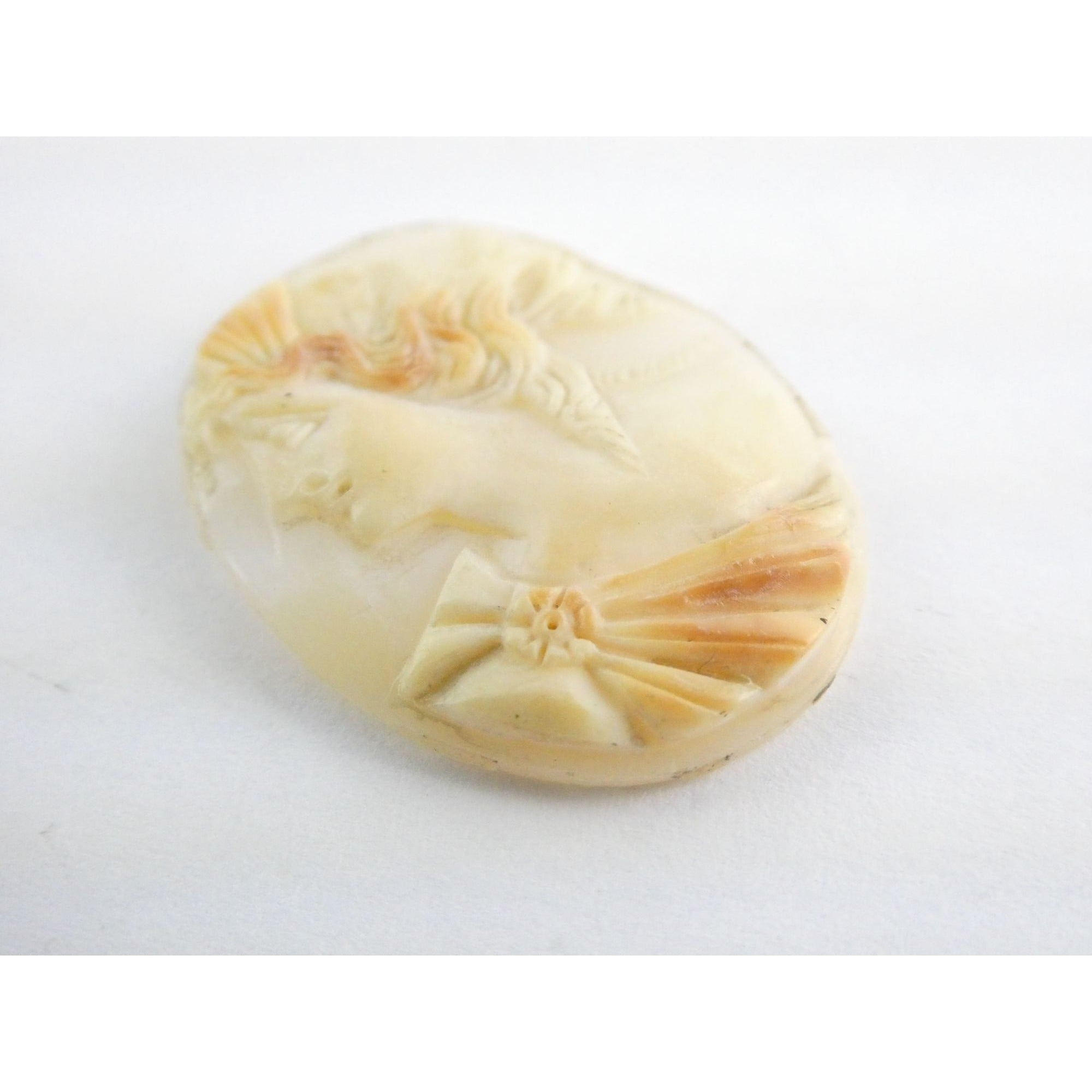 Vintage Loose Hand Carved Pale Shell Cameo Helmeted Woman Facing Left 29mm x22mm