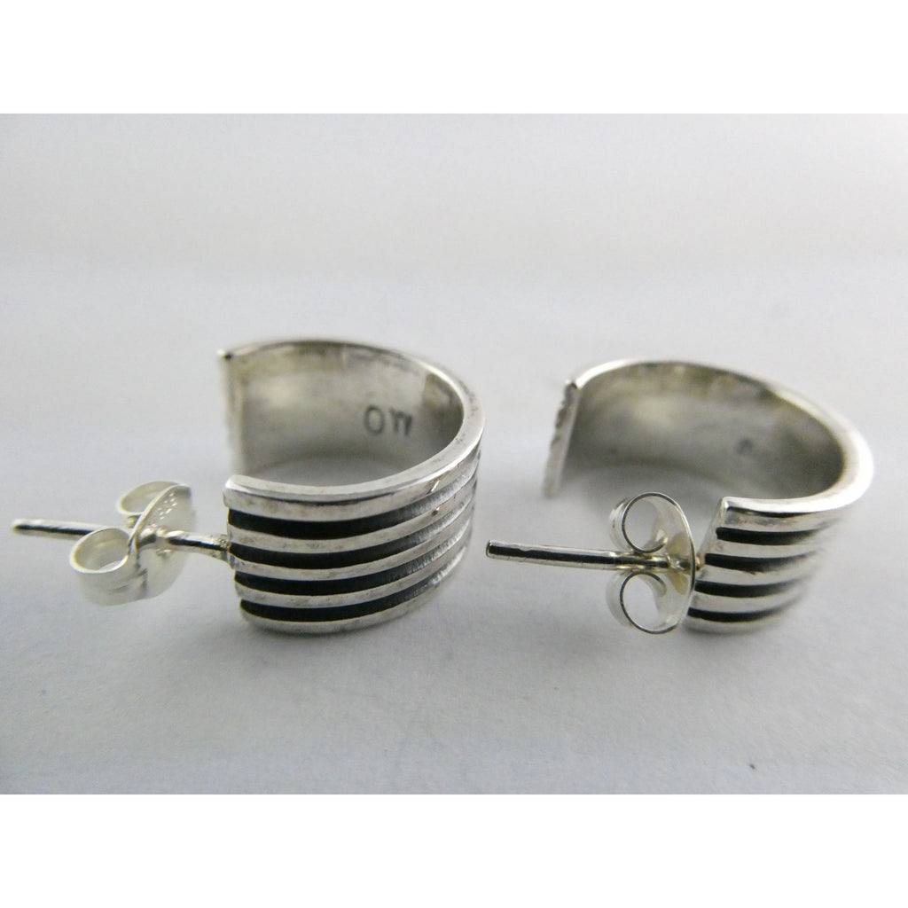 NA Navajo Orville White Sterling Silver Curled Earrings 5.9g .5 Inch Length OW