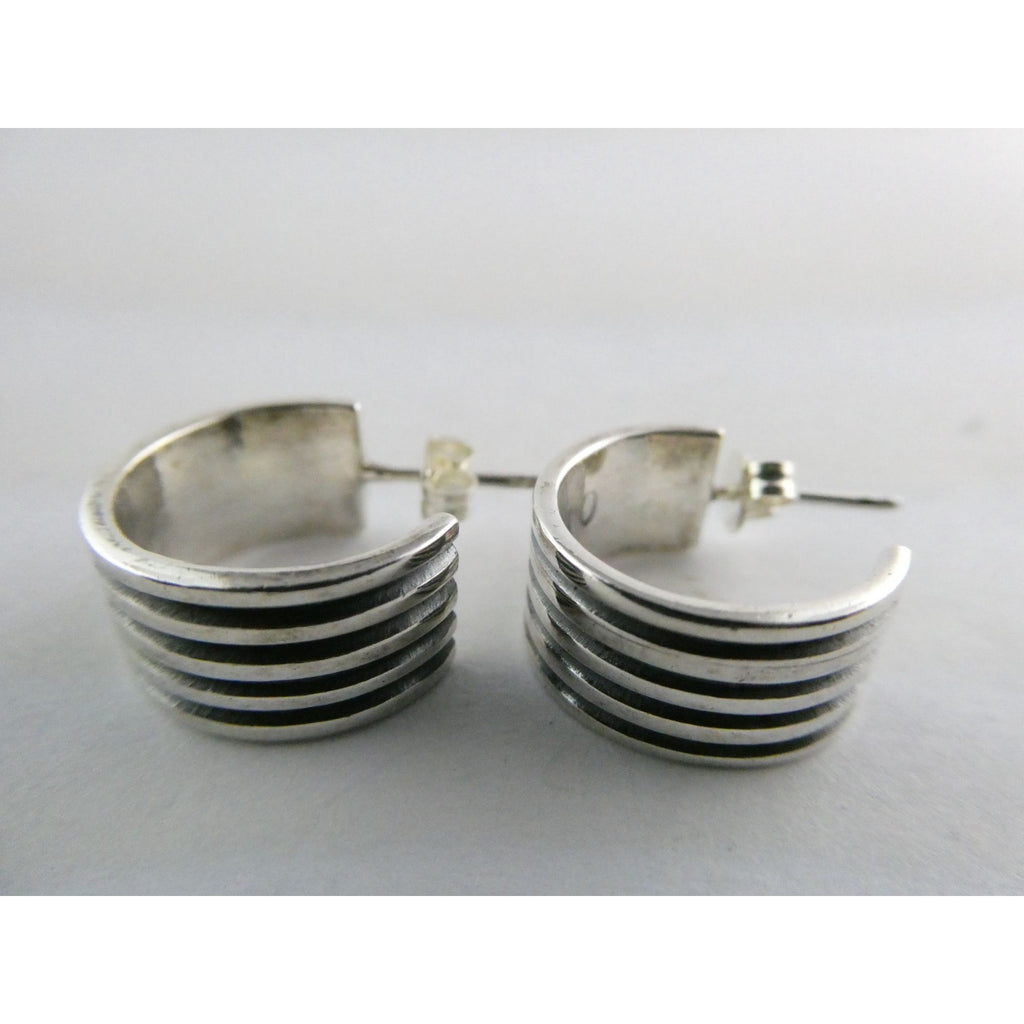 NA Navajo Orville White Sterling Silver Curled Earrings 5.9g .5 Inch Length OW