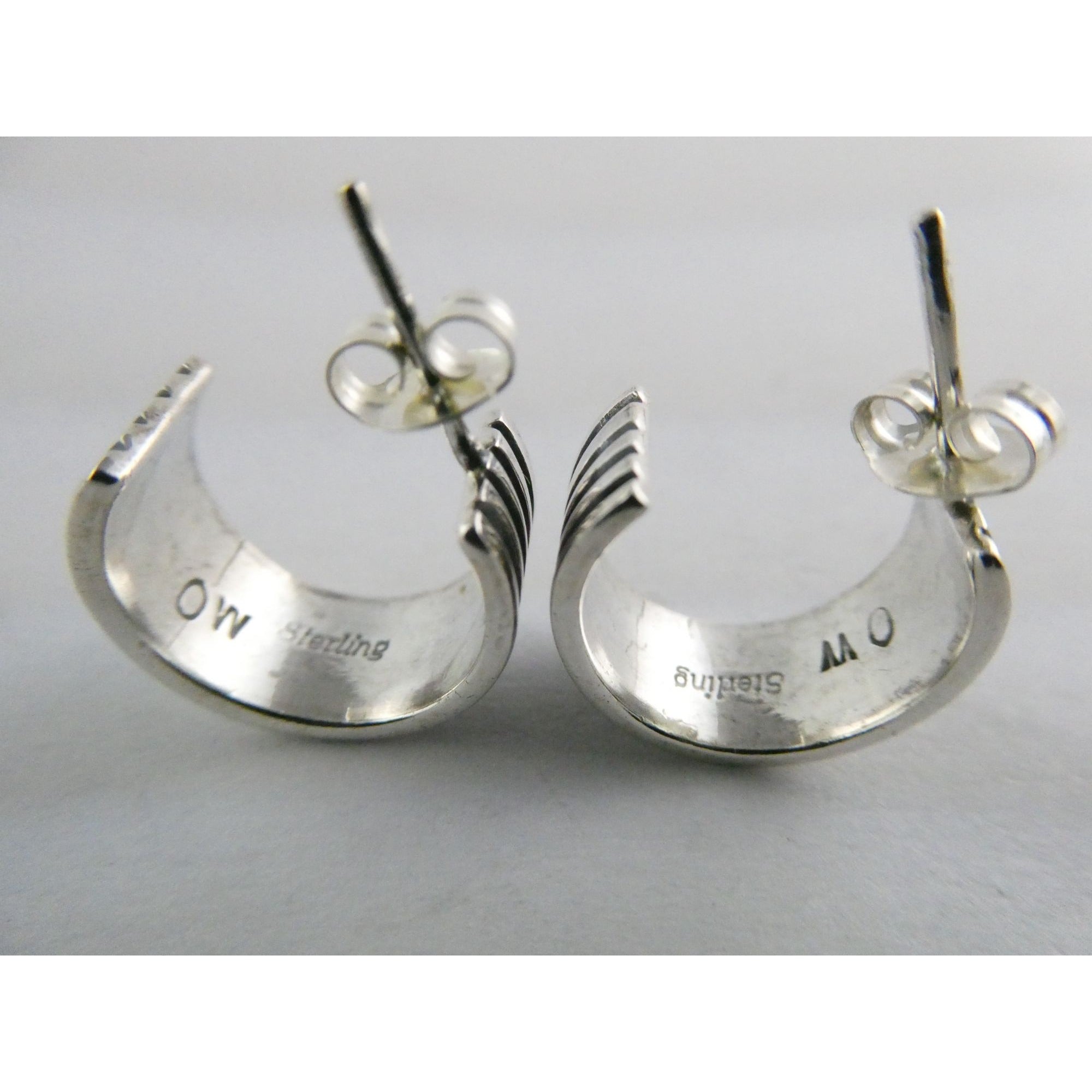 NA Navajo Orville White Sterling Silver Curled Earrings 5.9g .5 Inch Length OW
