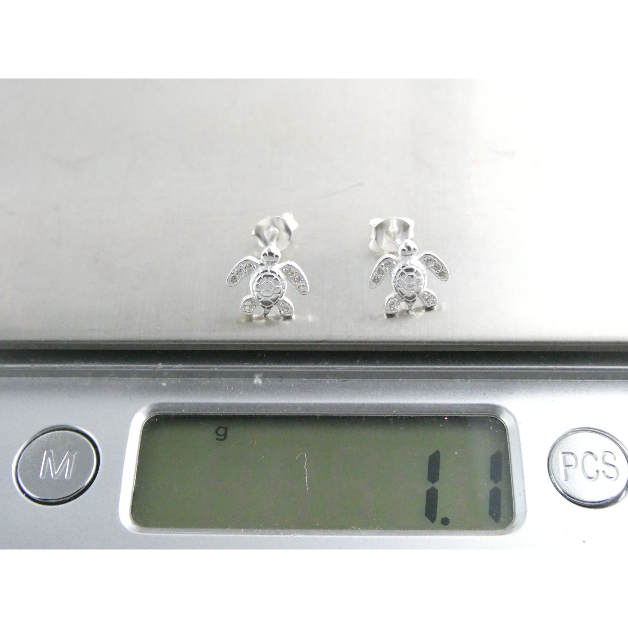 Sterling Silver Figural Sea Turtle Stud Earrings 1.1g 8mm Length NEW and UNUSED