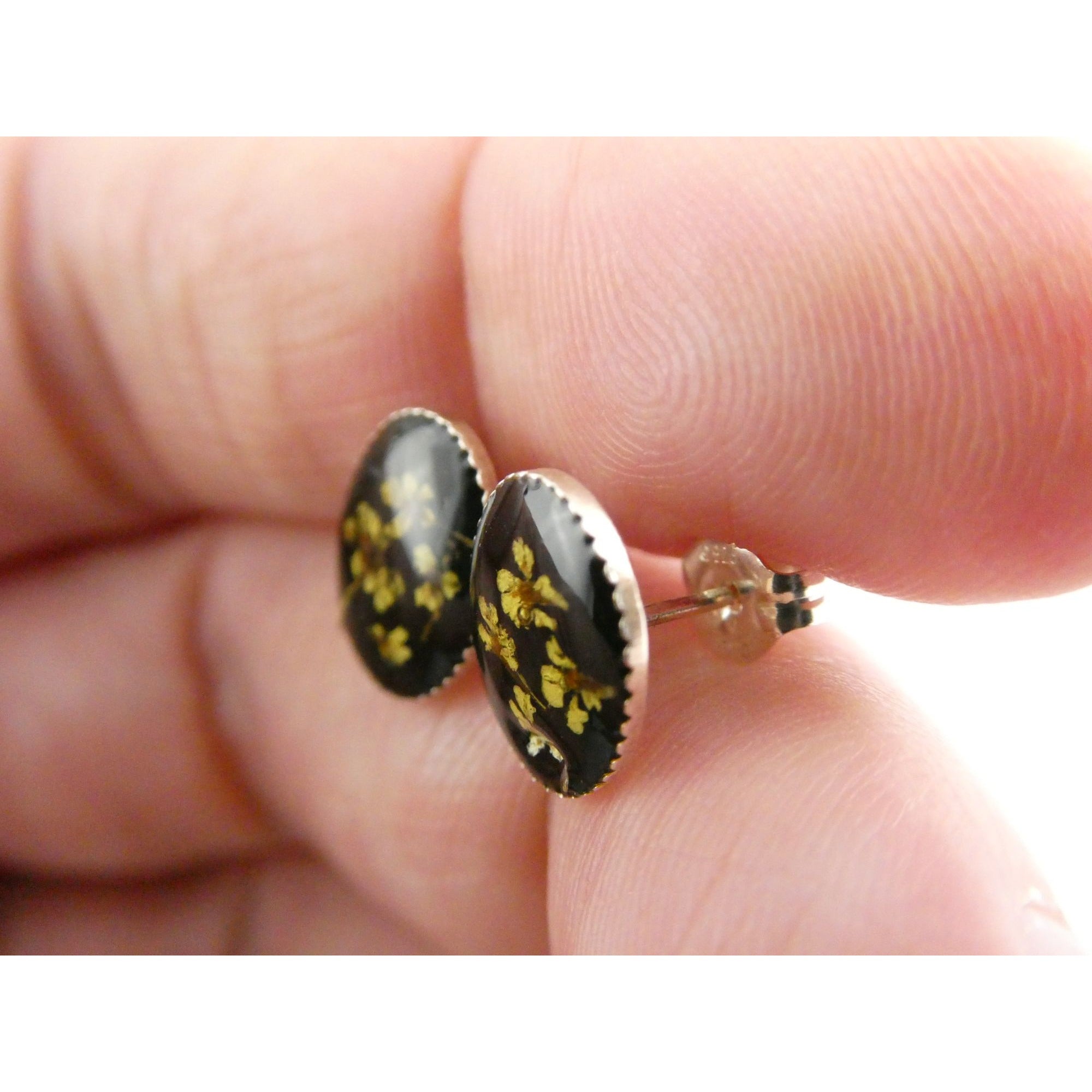 Vintage Sterling Silver Tiny Four Leaf Clovers Under Resin Oval Stud Earrings