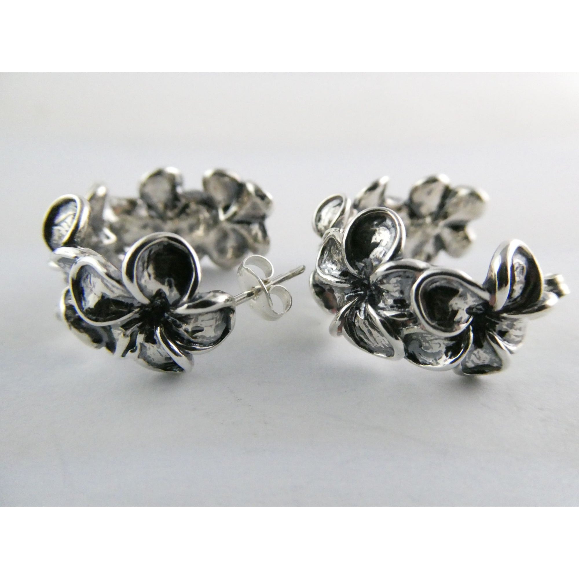 Kabana Sterling Silver Plumeria Flower Curled Earrings 16.7g 1 Inch Length