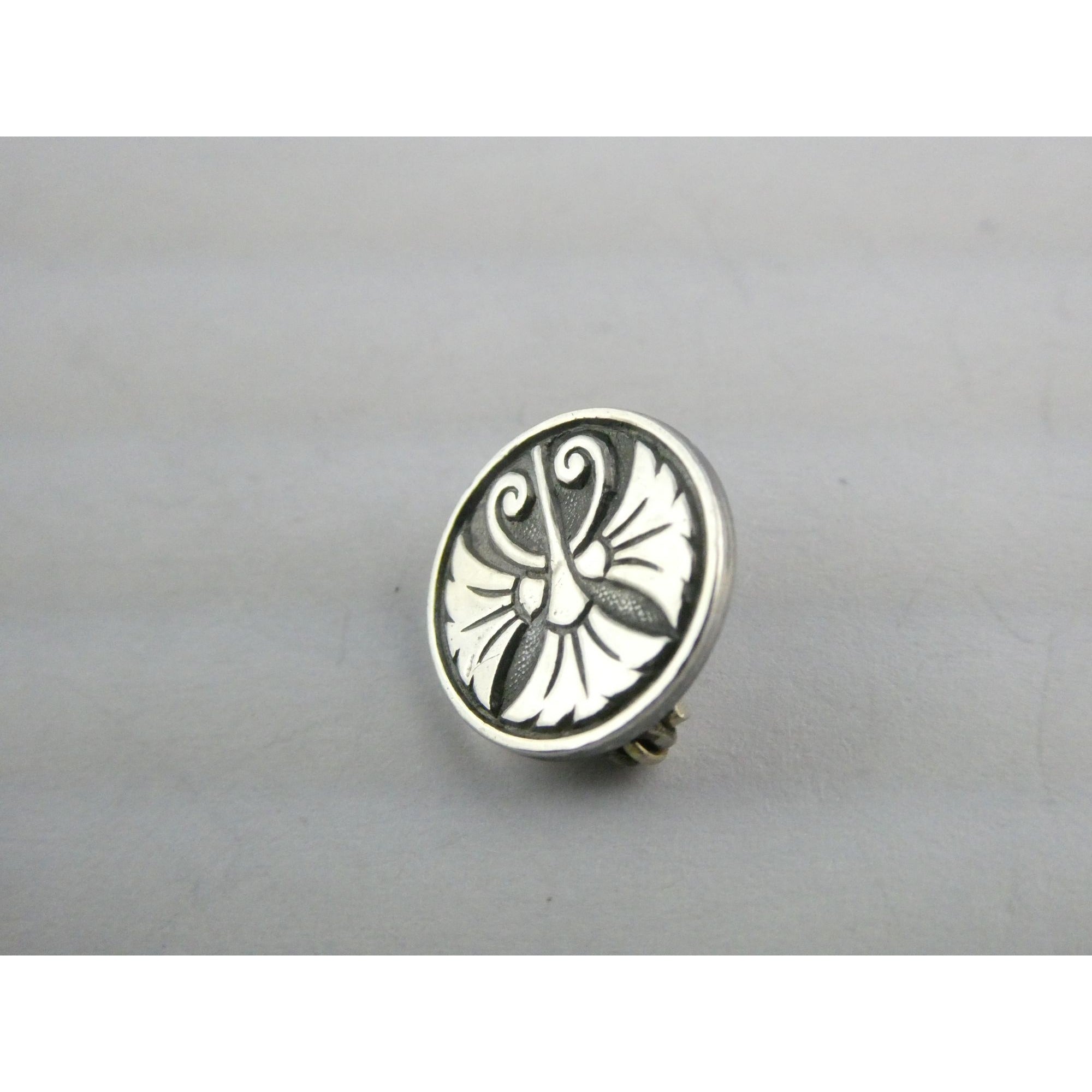 Vintage Art Nouveau Sterling Silver Flourish Design Lapel Pin 1.5g 12mm Diameter