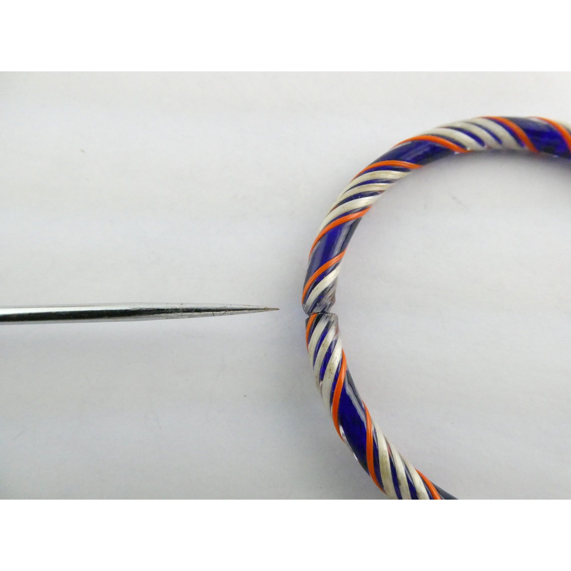 Vintage Art Glass Twirled Lined Design Blue Bangle Bracelet 8 Inches Small CHIP