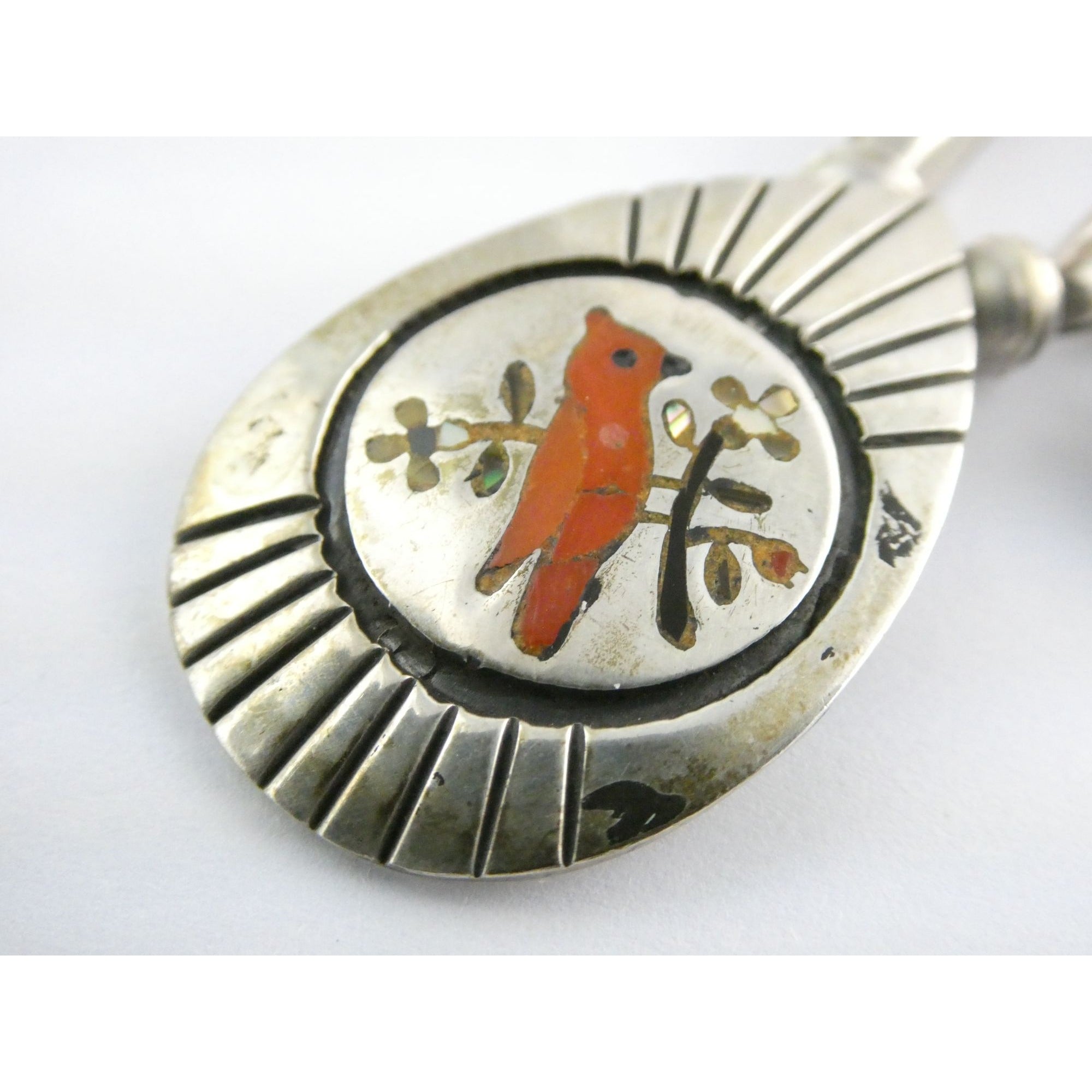 NA Southwestern Zuni Sterling Silver Red Cardinal Navajo Pearls Pendant Necklace