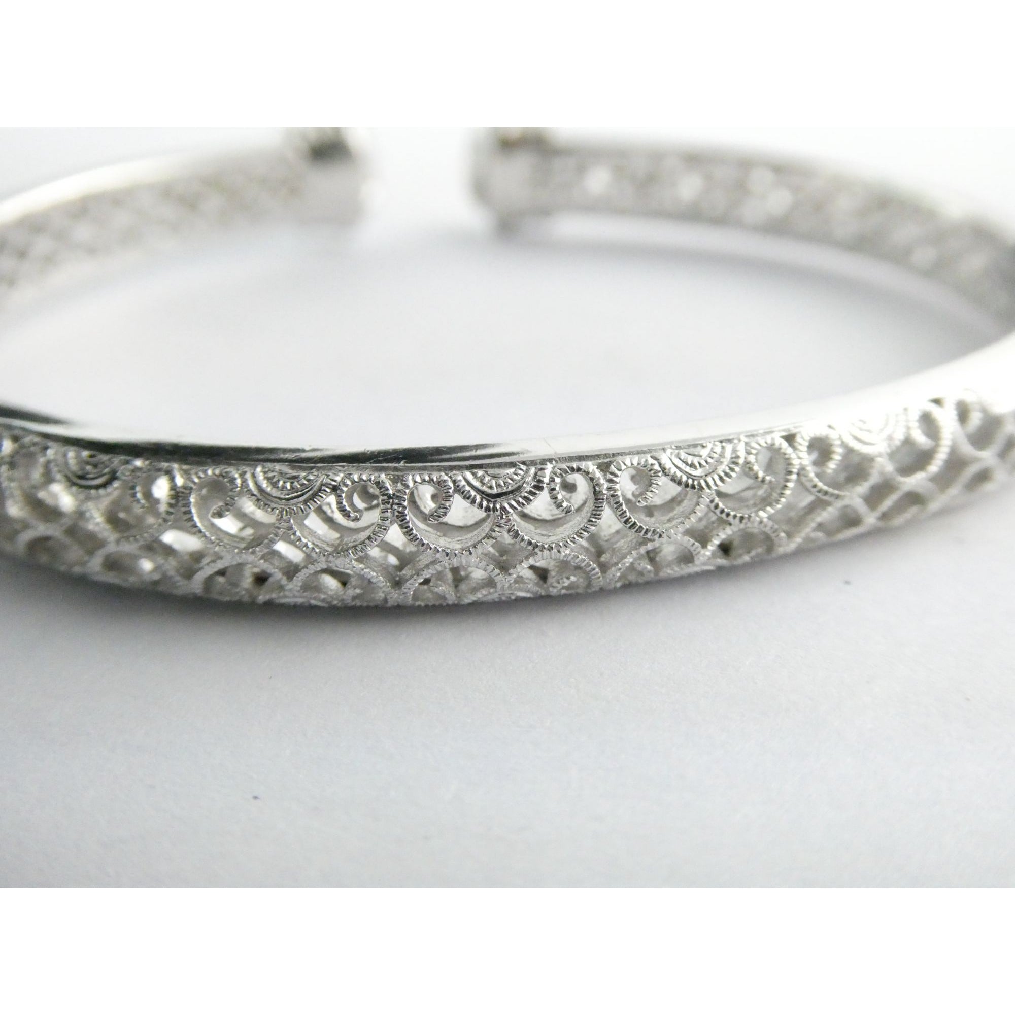 Tacori IVCZ Sterling Silver Epiphany Hinged Cuff Bracelet 27.2g Weight 7.75 Inch