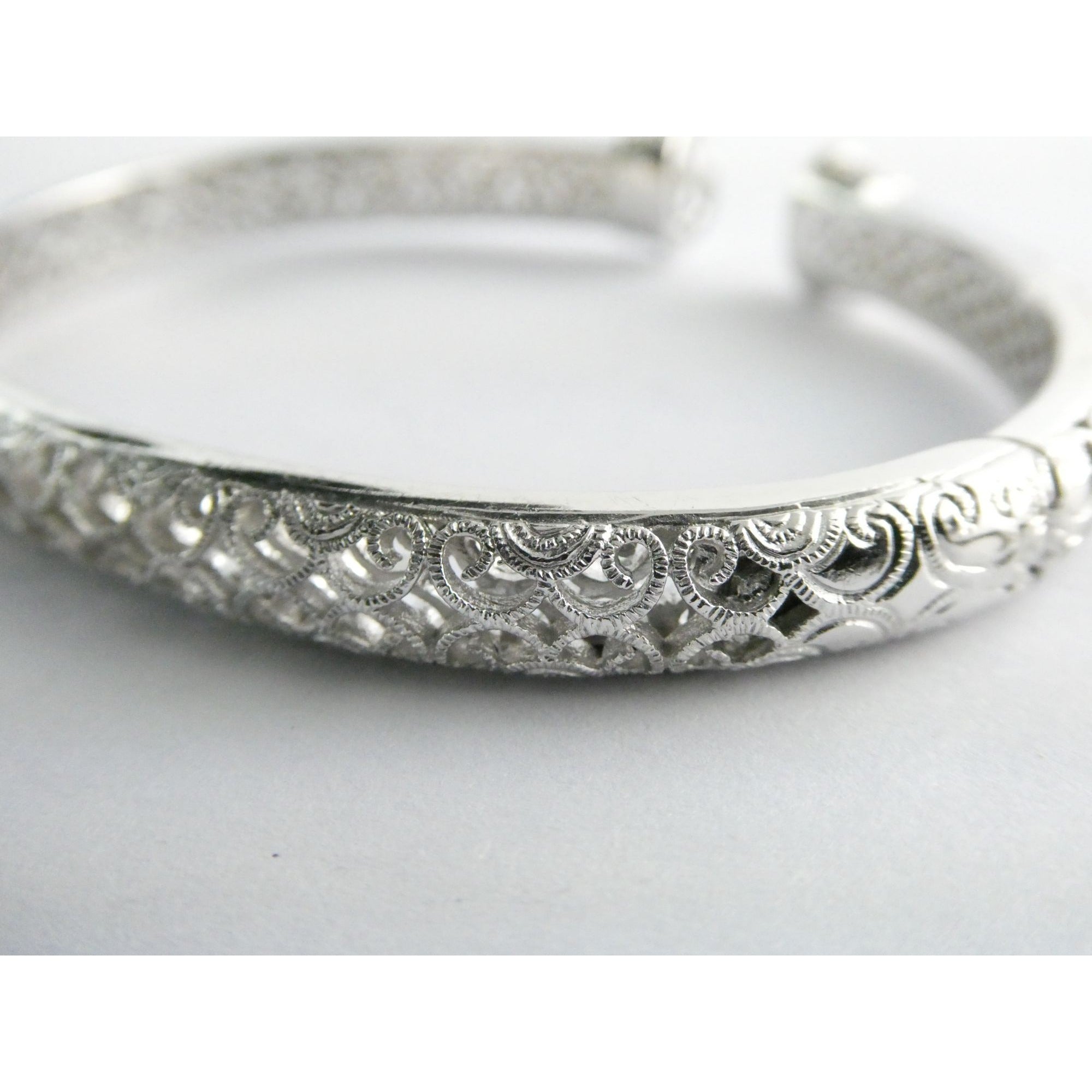 Tacori IVCZ Sterling Silver Epiphany Hinged Cuff Bracelet 27.2g Weight 7.75 Inch