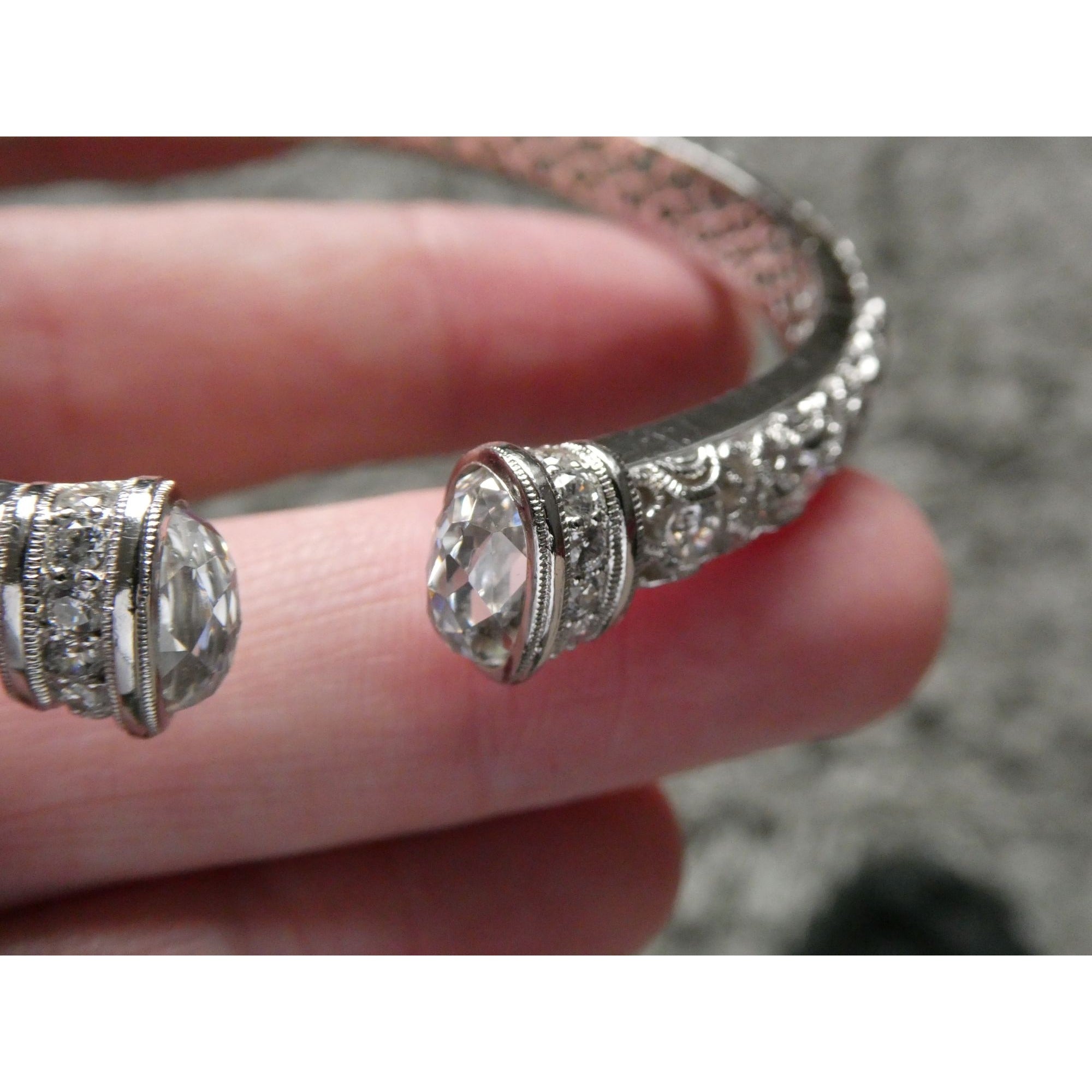 Tacori IVCZ Sterling Silver Epiphany Hinged Cuff Bracelet 27.2g Weight 7.75 Inch