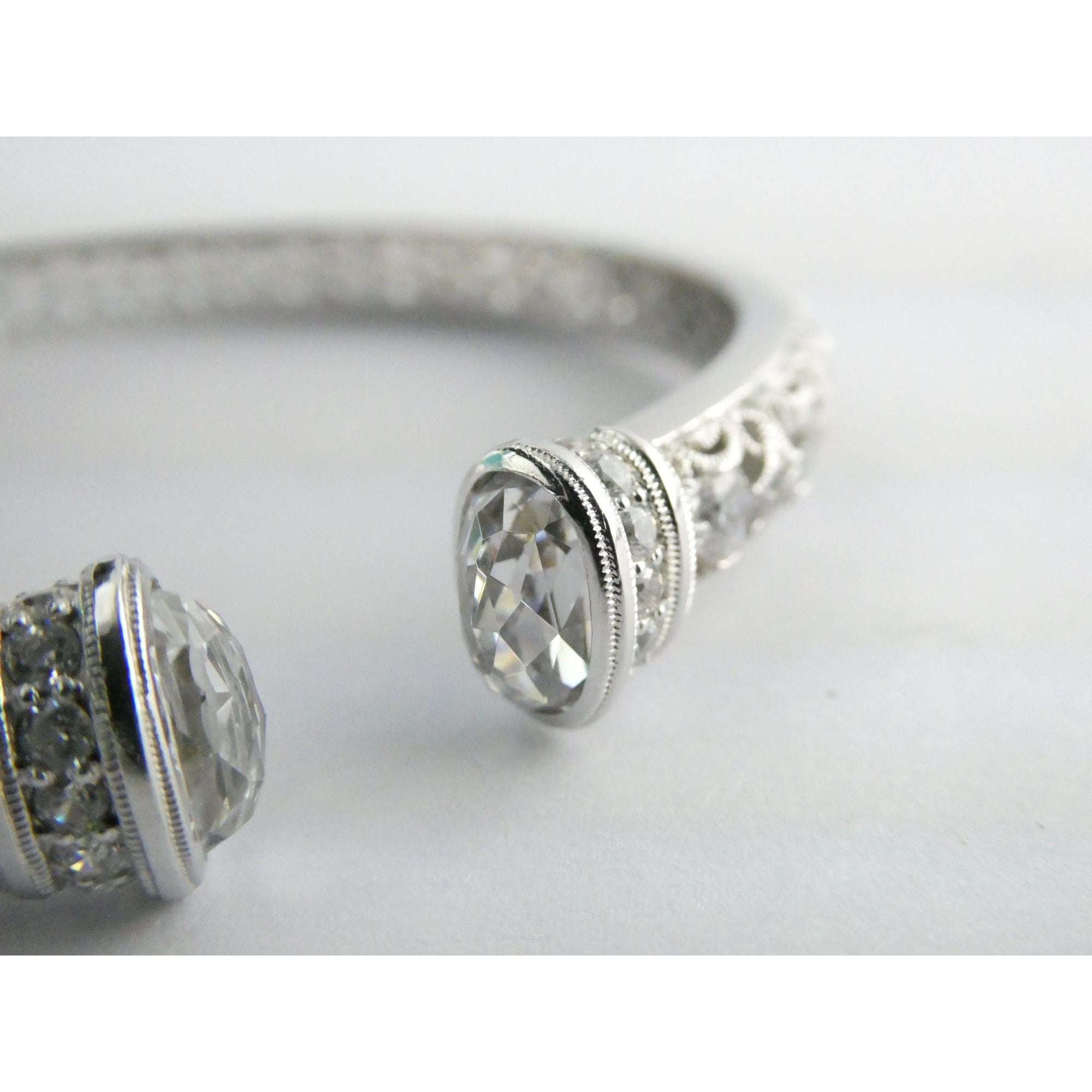 Tacori IVCZ Sterling Silver Epiphany Hinged Cuff Bracelet 27.2g Weight 7.75 Inch