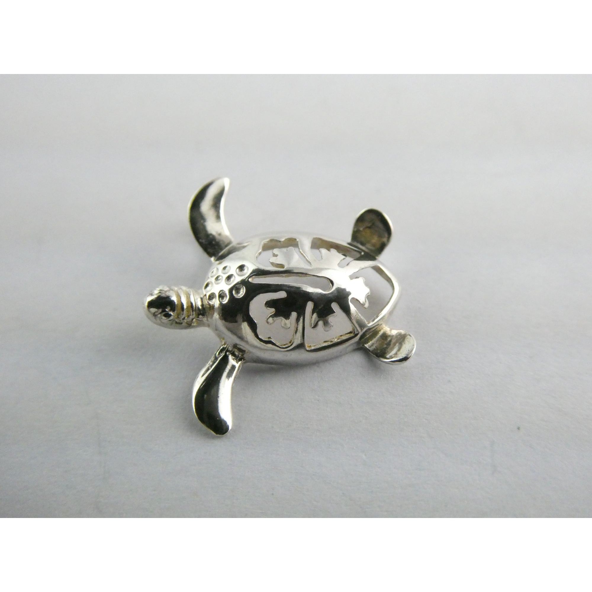 2W Sterling Silver Hawaiian Sea Turtle Pendant Honu Plumeria Flower 1.1g 17mm