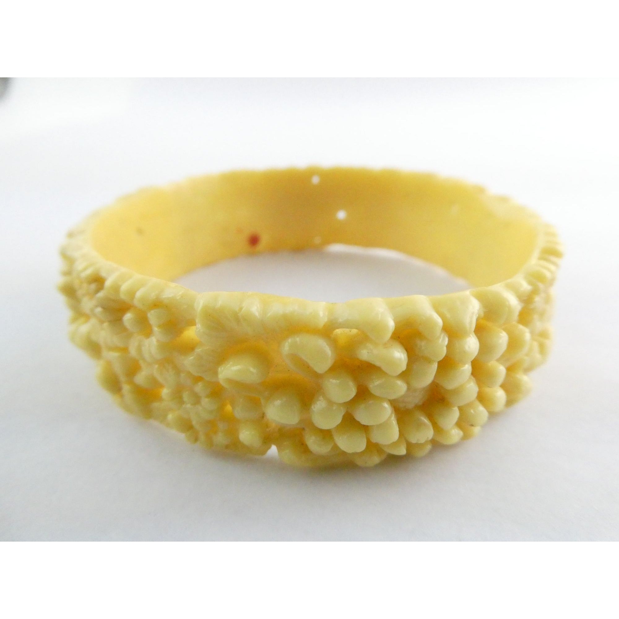 Vintage Celluloid Plastic Floral Bangle Bracelet 7.75 Inch Fit 20.6 Grams Weight