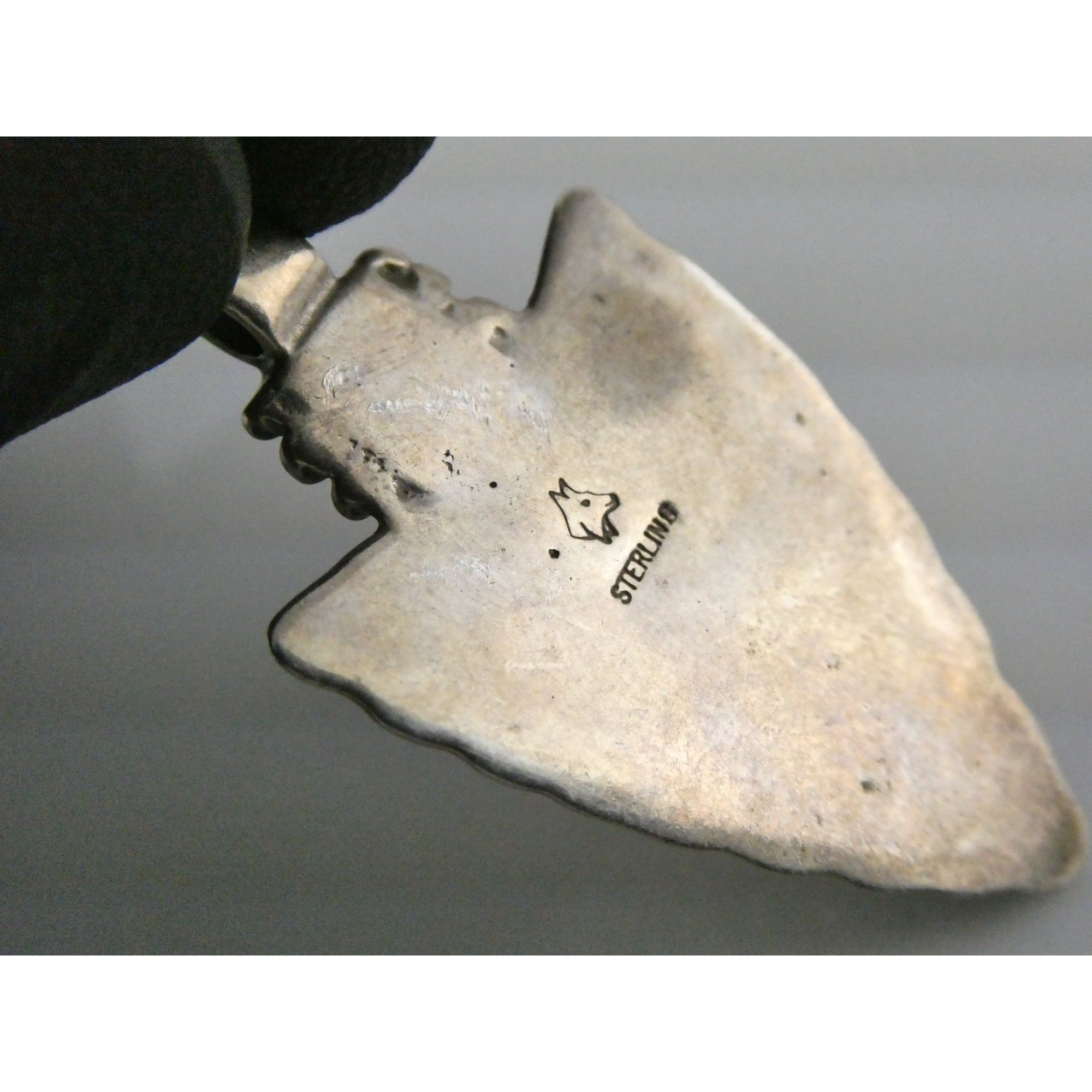 Southwestern Animal Glyph Marked Sterling Silver Arrowhead Pendant 4.7g 39mm